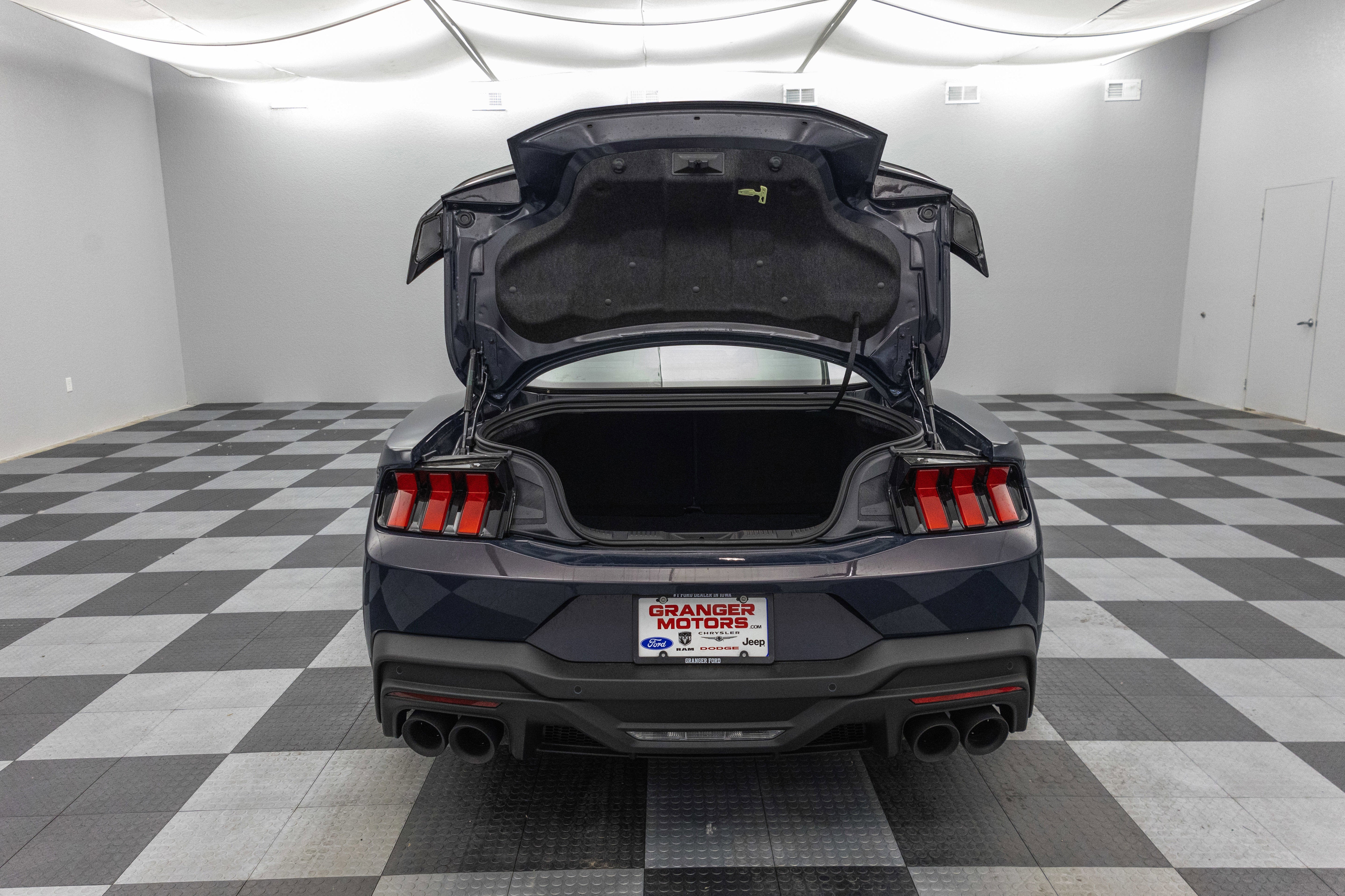 2025 Ford Mustang Dark Horse