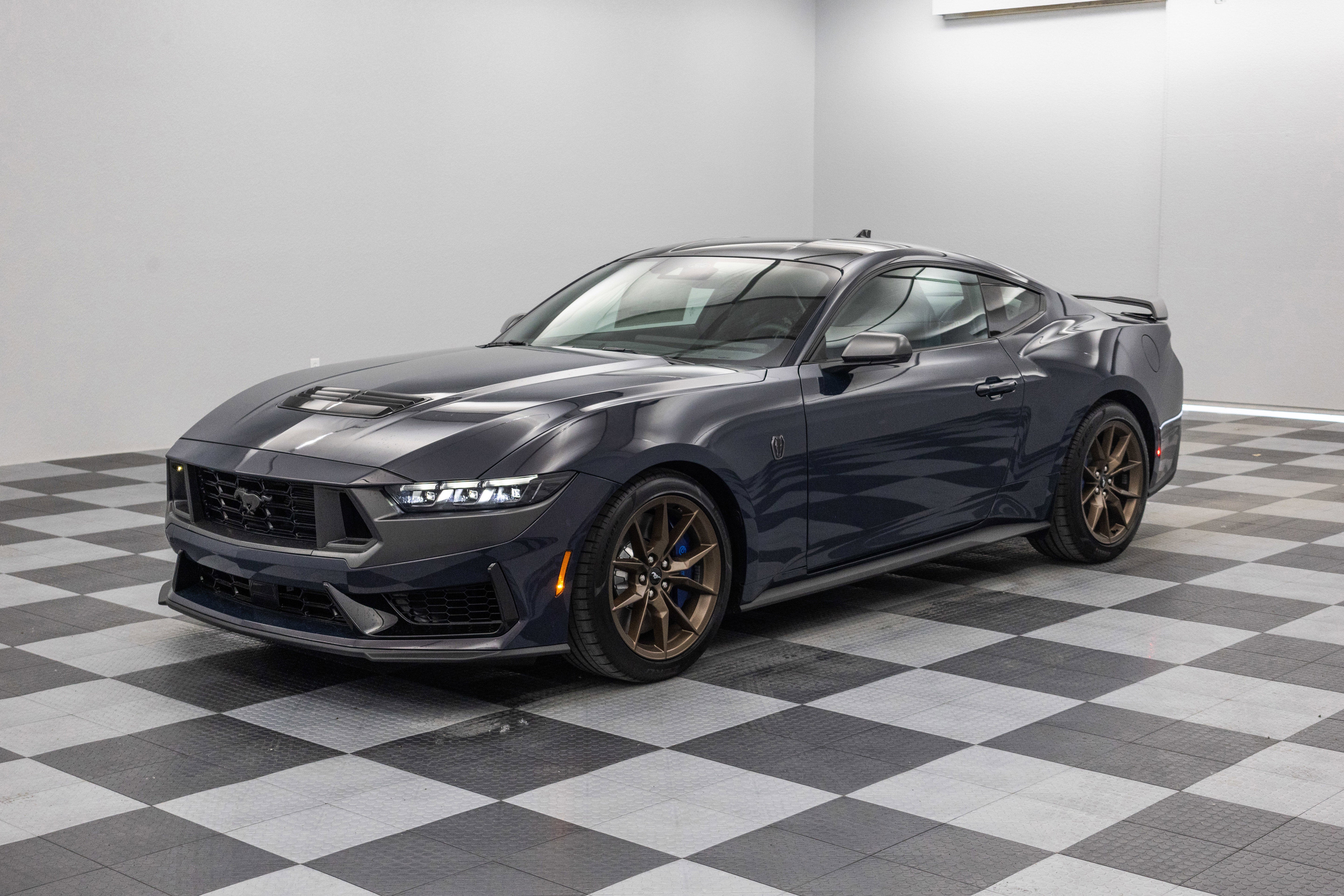 2025 Ford Mustang Dark Horse