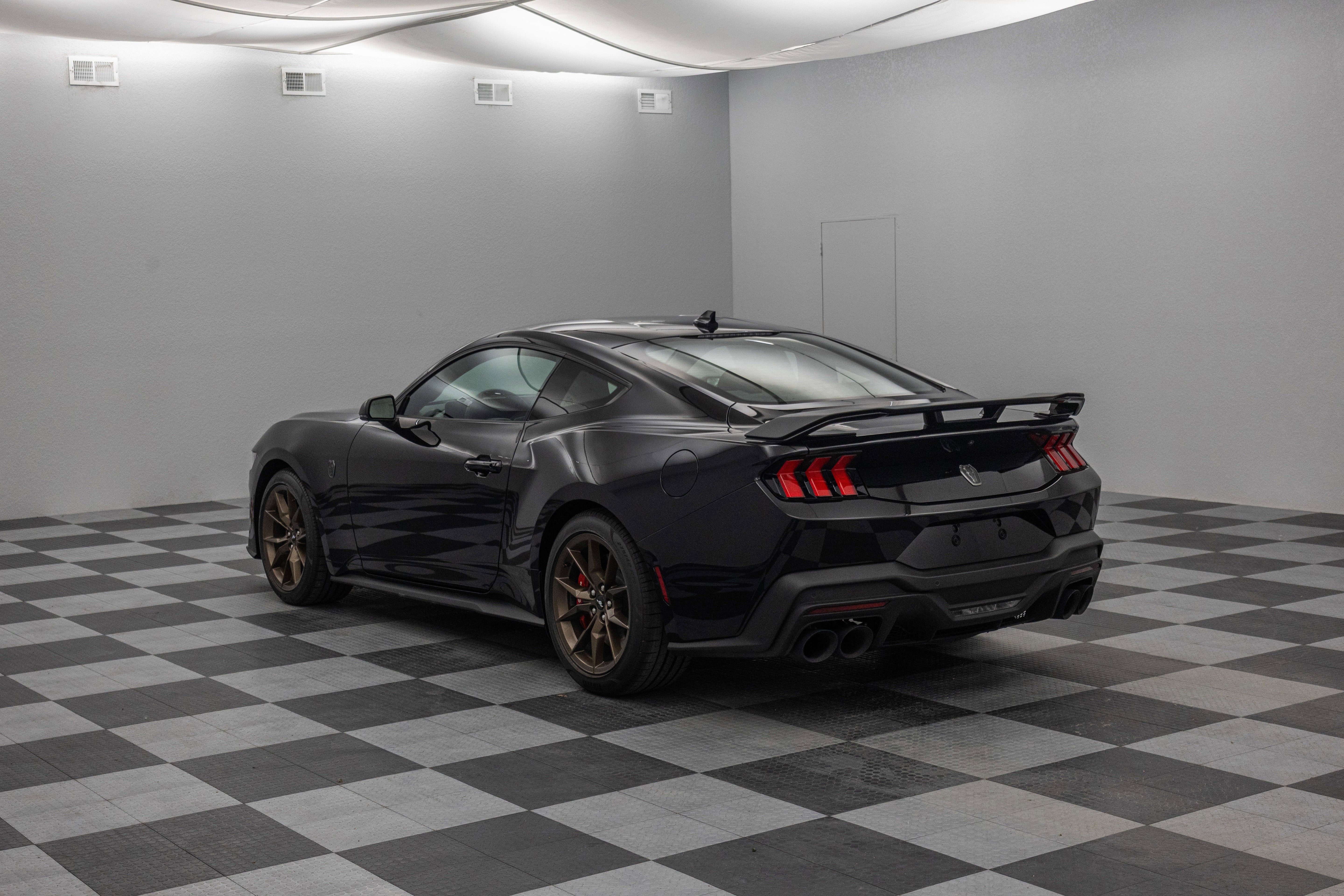 2025 Ford Mustang Dark Horse