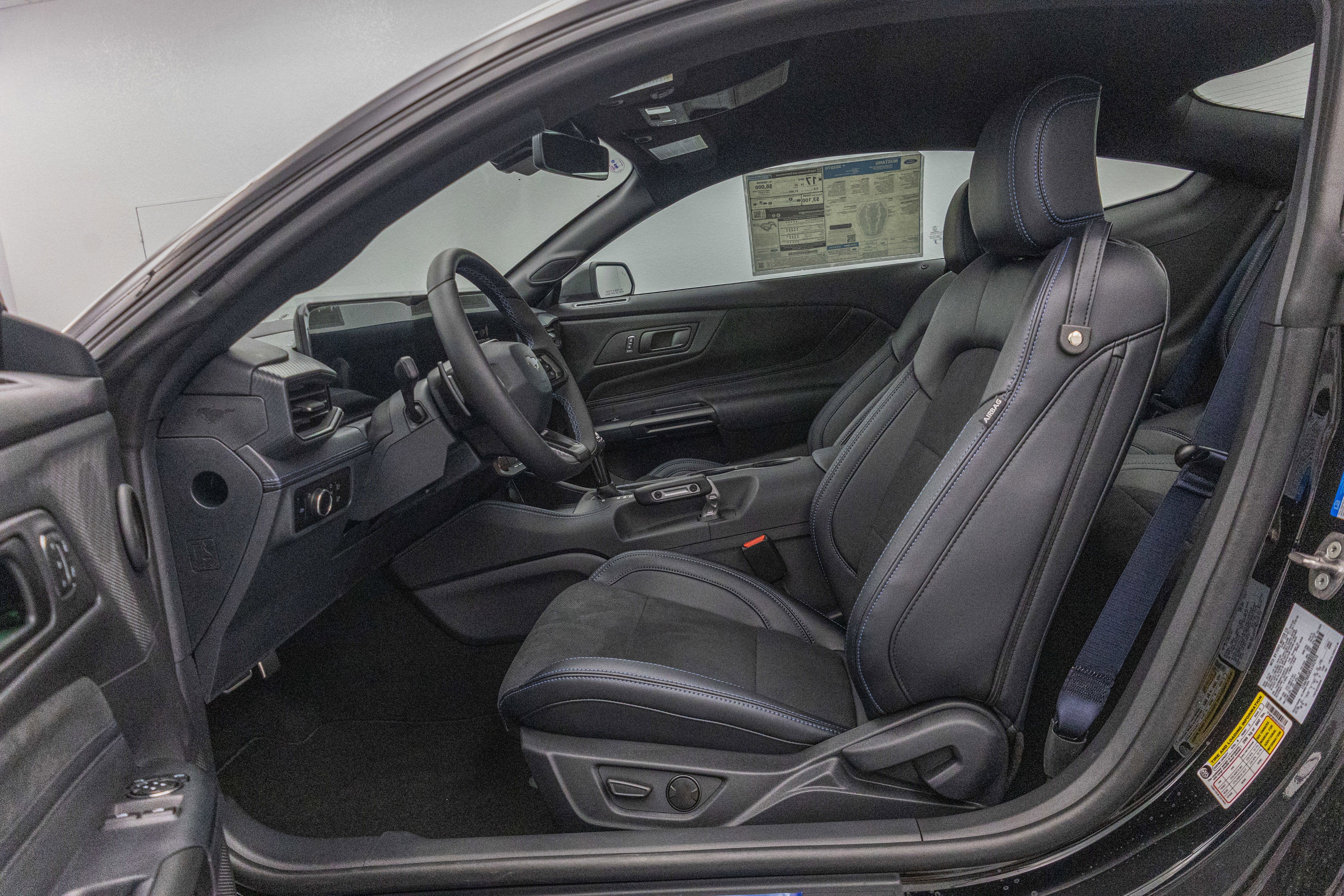 2025 Ford Mustang Dark Horse