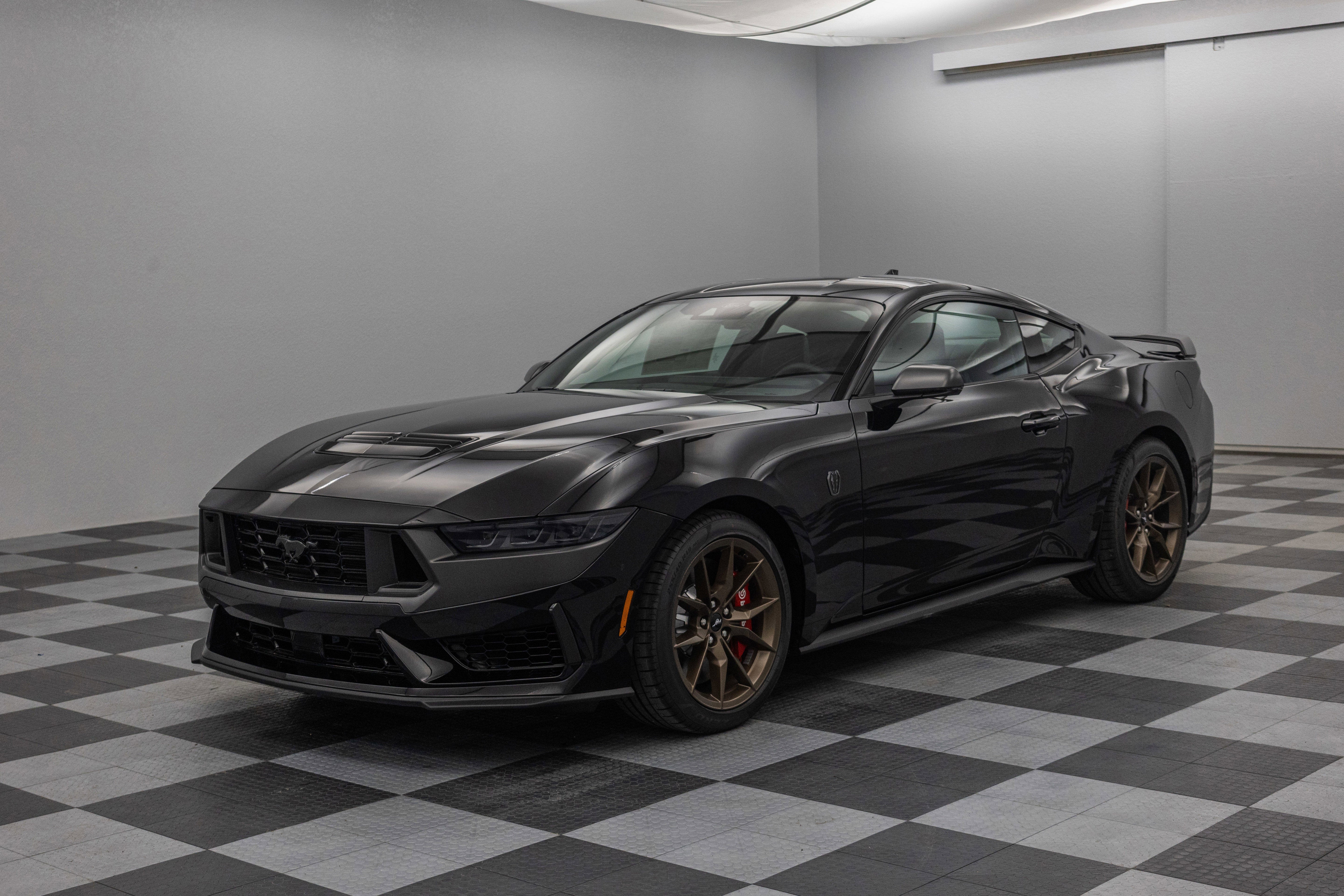 2025 Ford Mustang Dark Horse