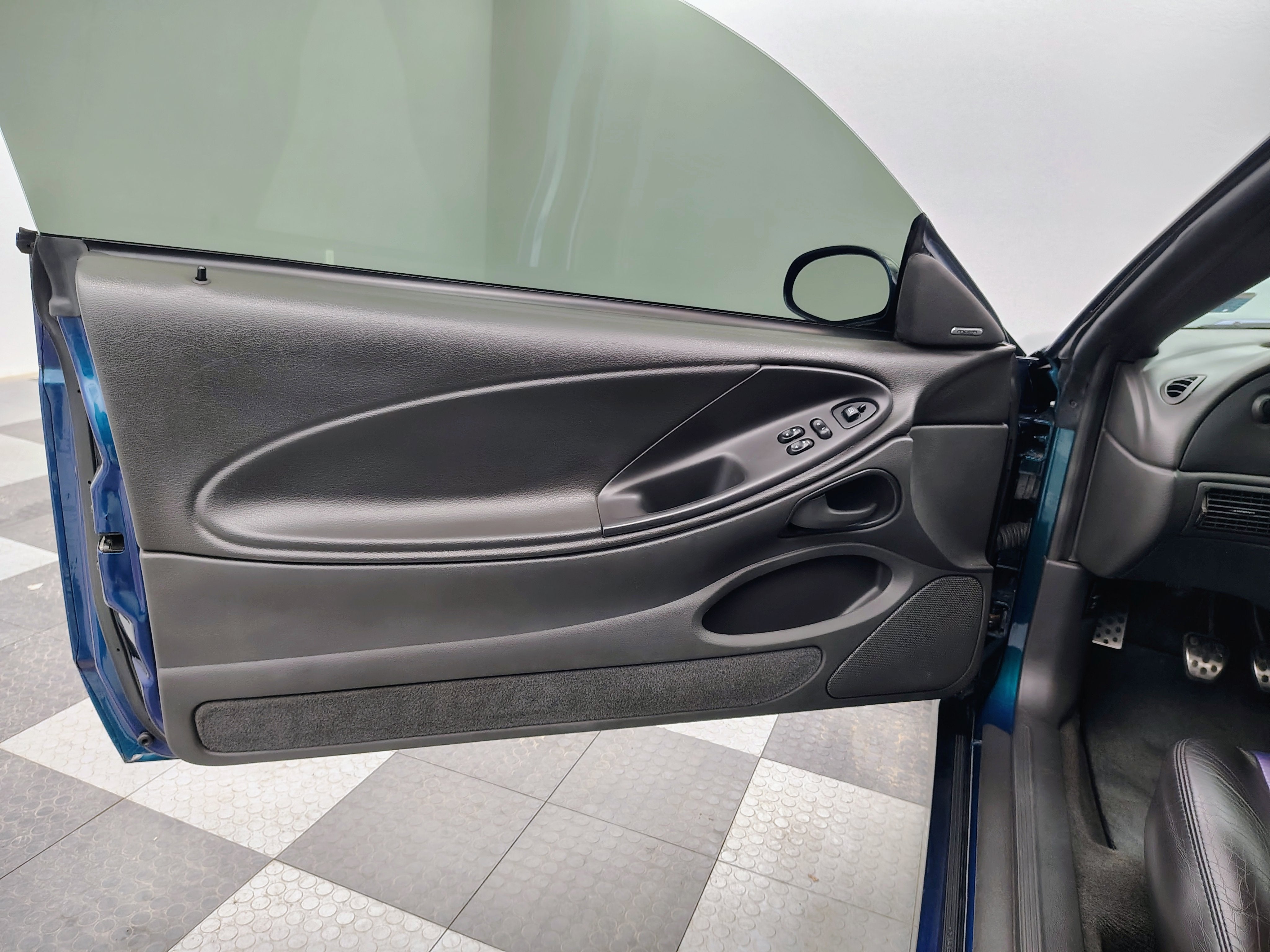 2004 Ford Mustang SVT Cobra