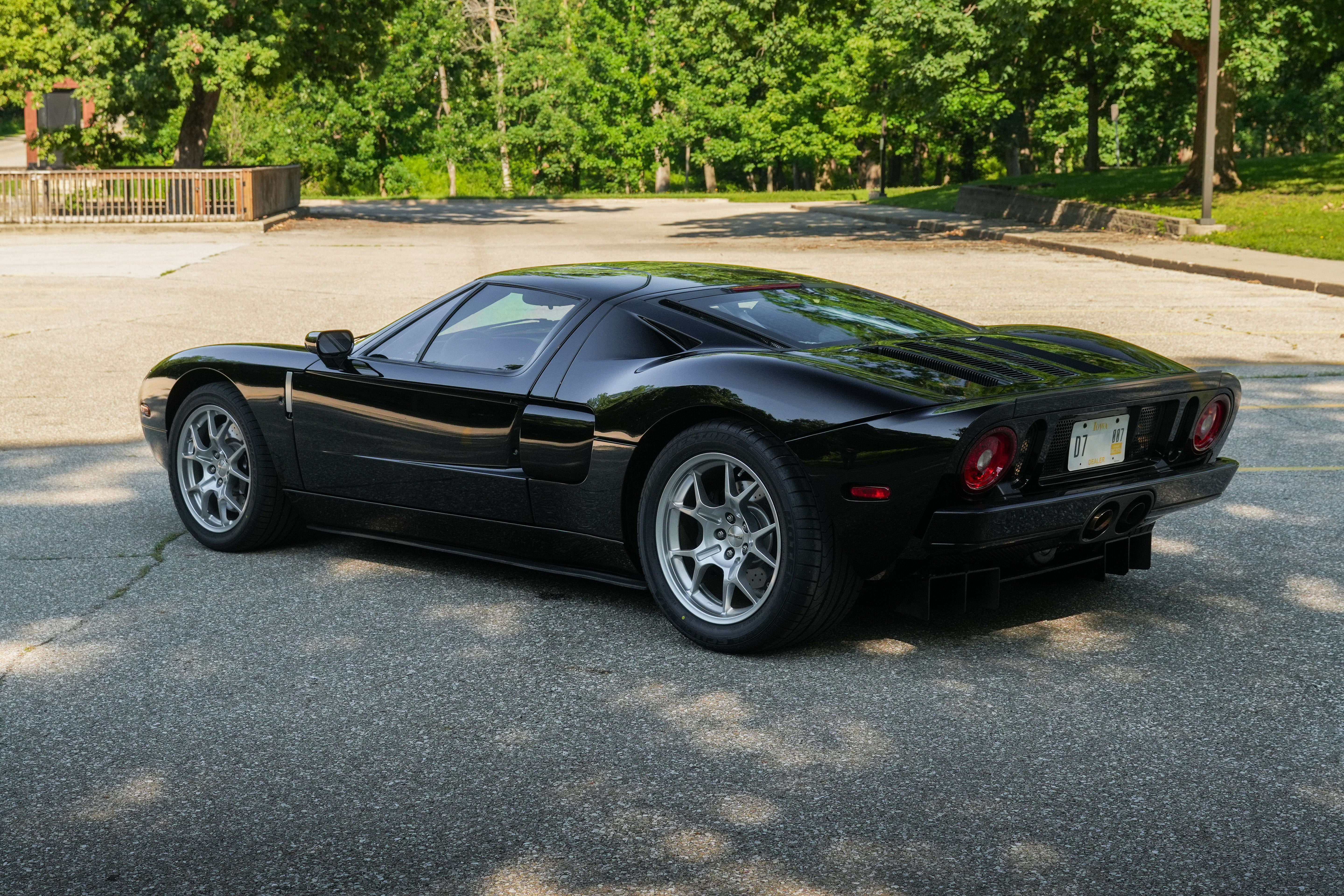 2005 Ford GT Base