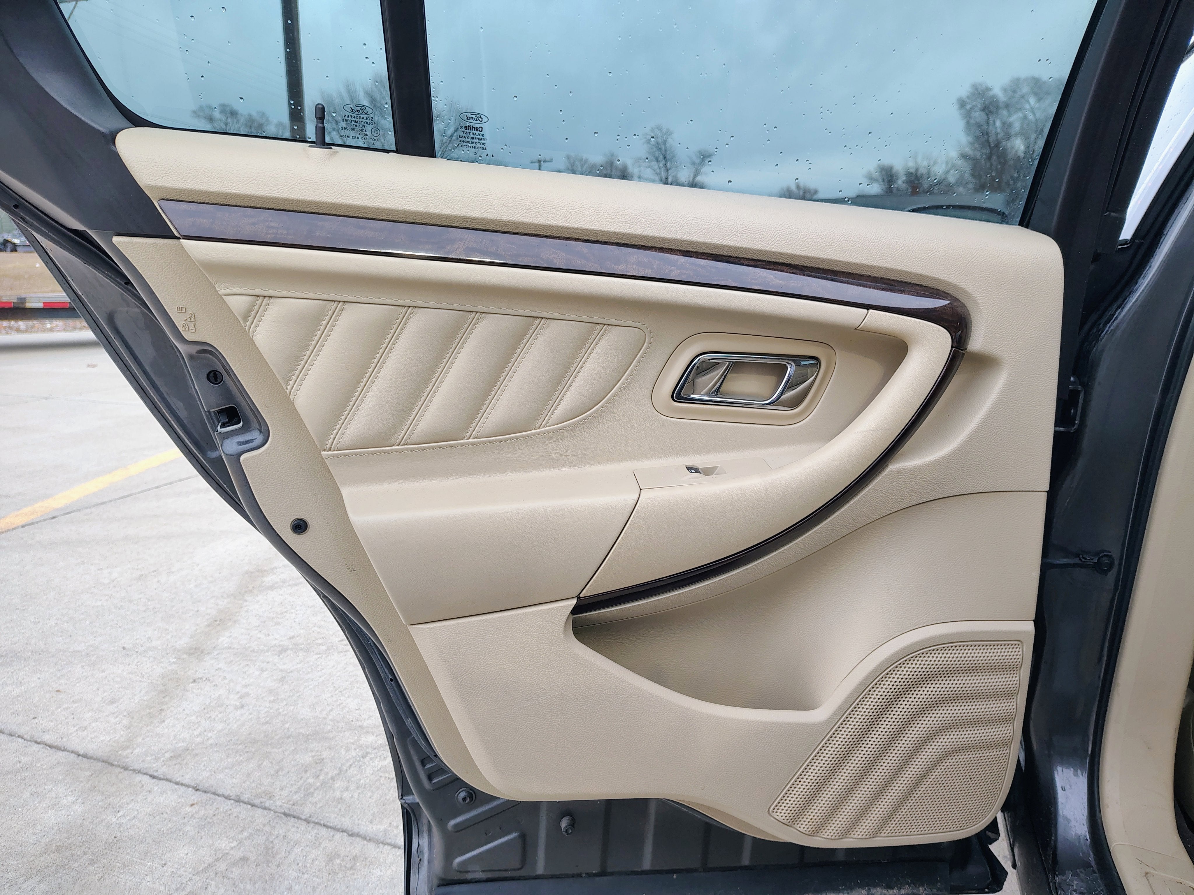 2015 Ford Taurus Limited