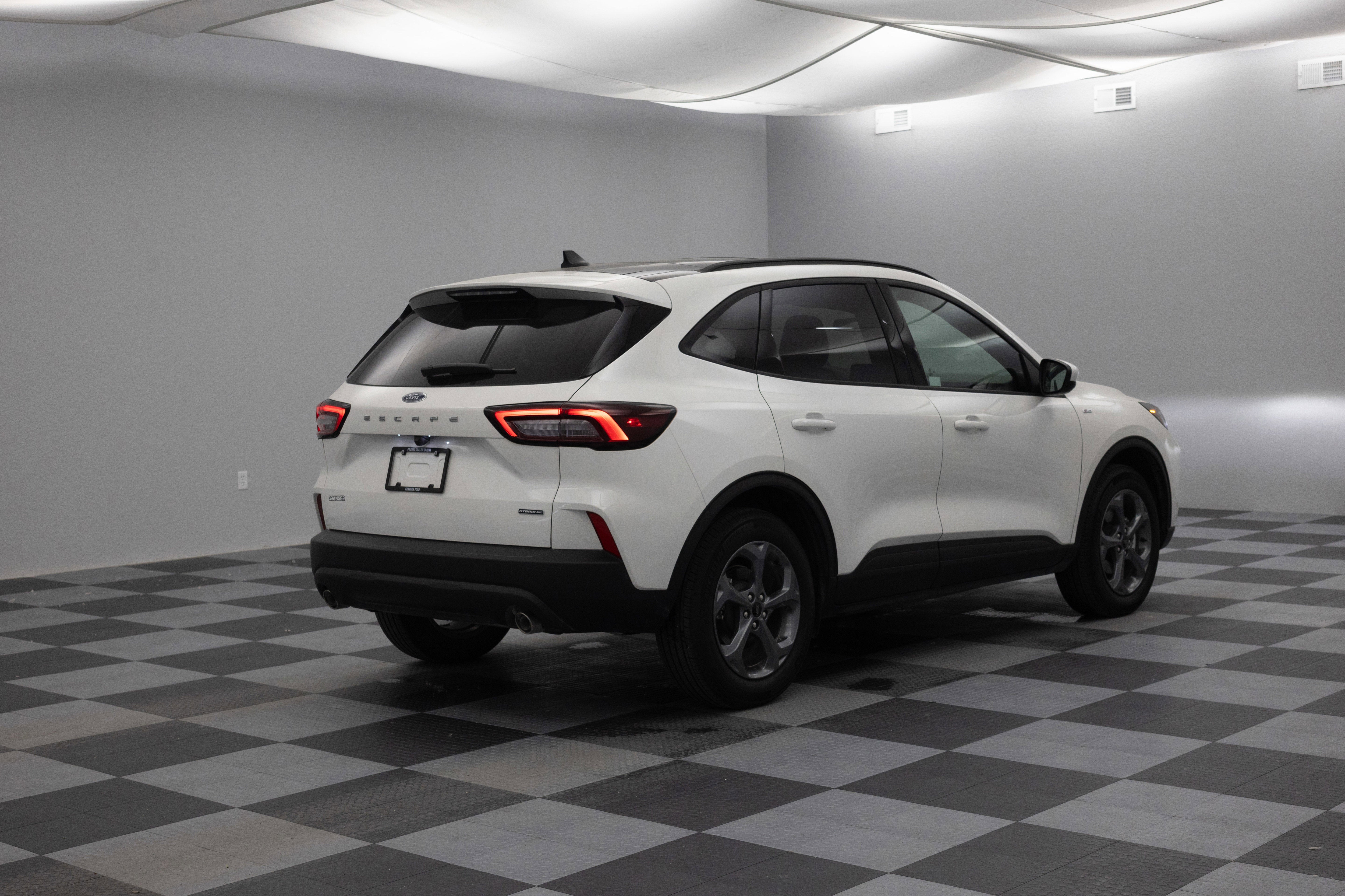 2025 Ford Escape ST-Line Select