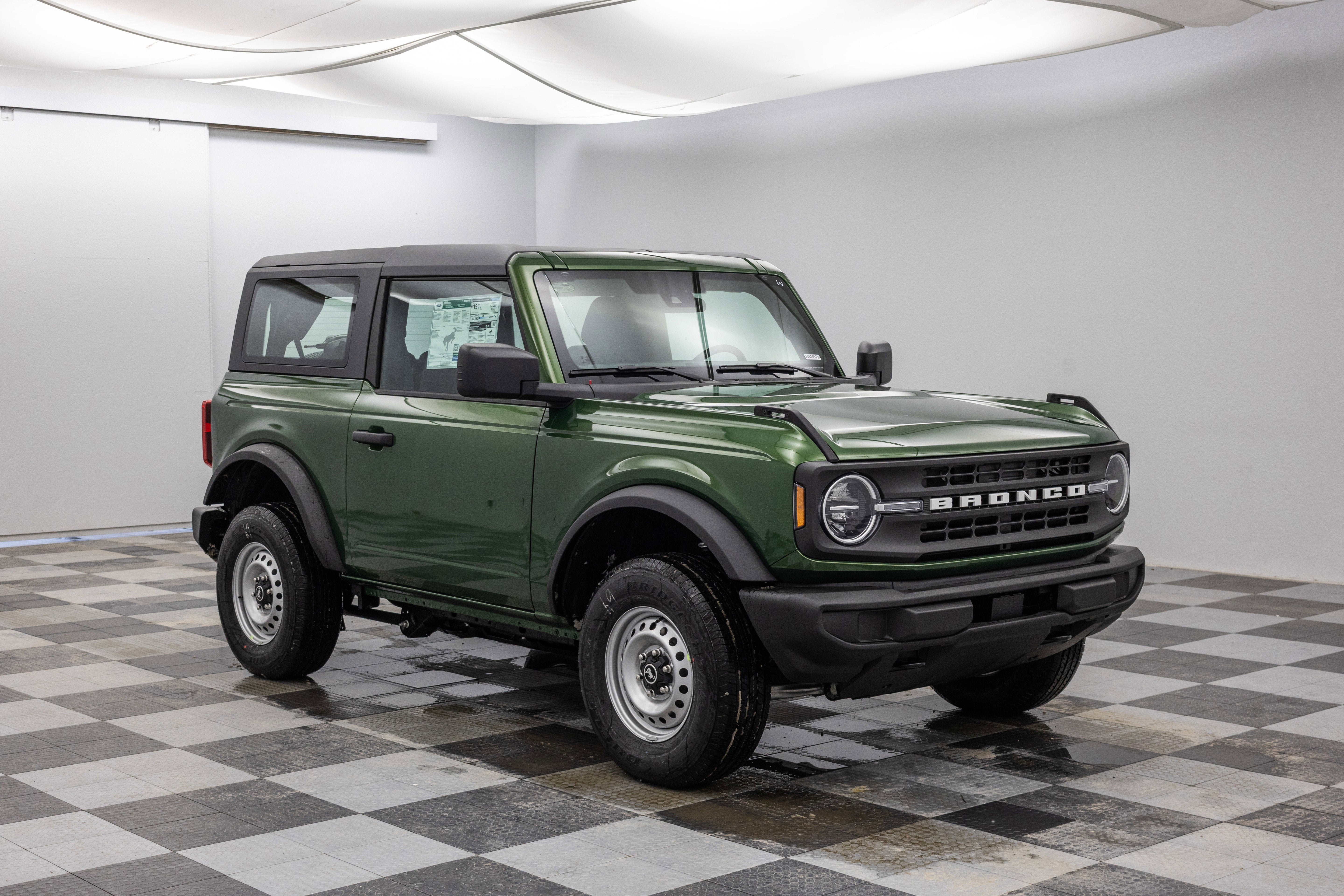 2025 Ford Bronco Base