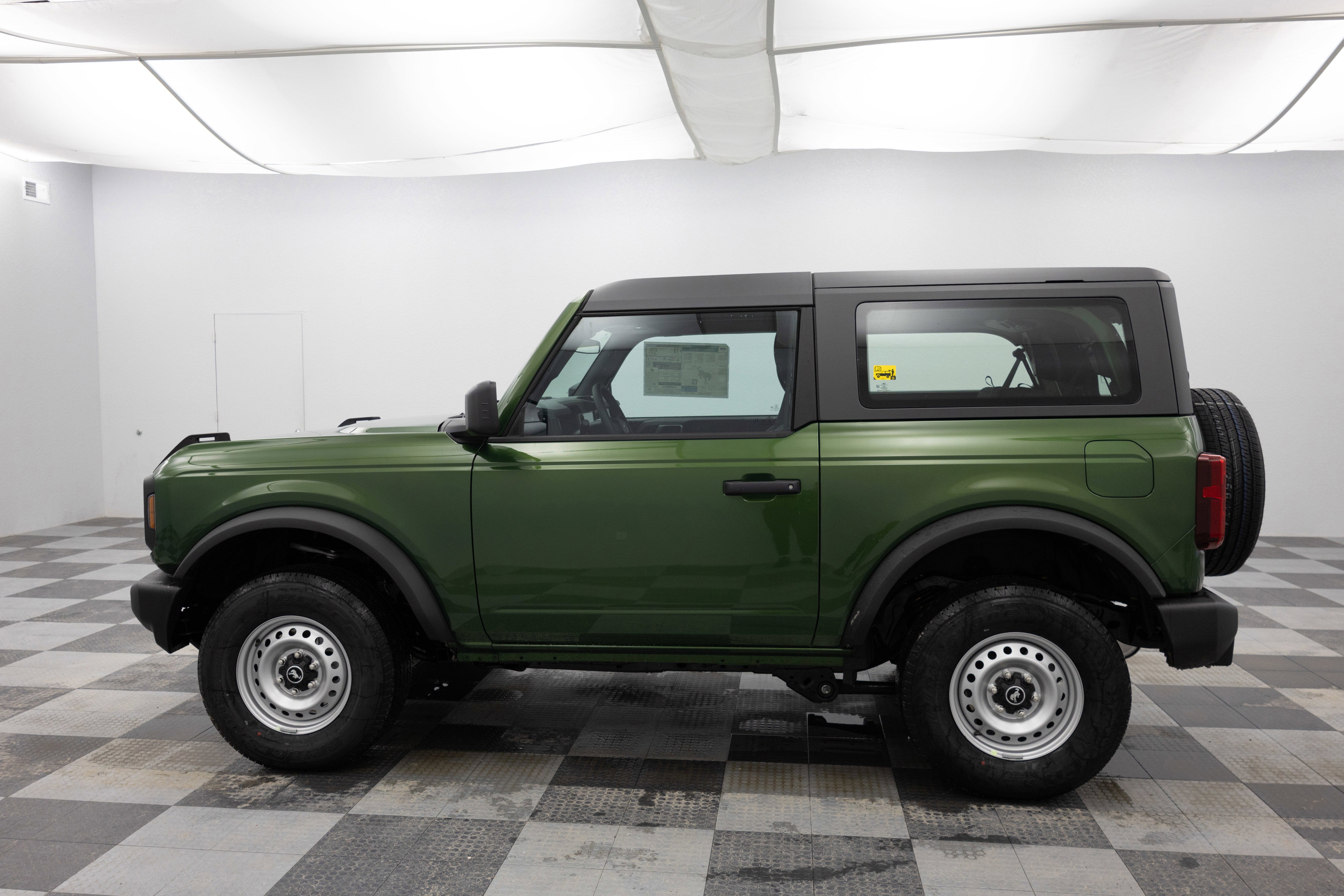 2025 Ford Bronco Base