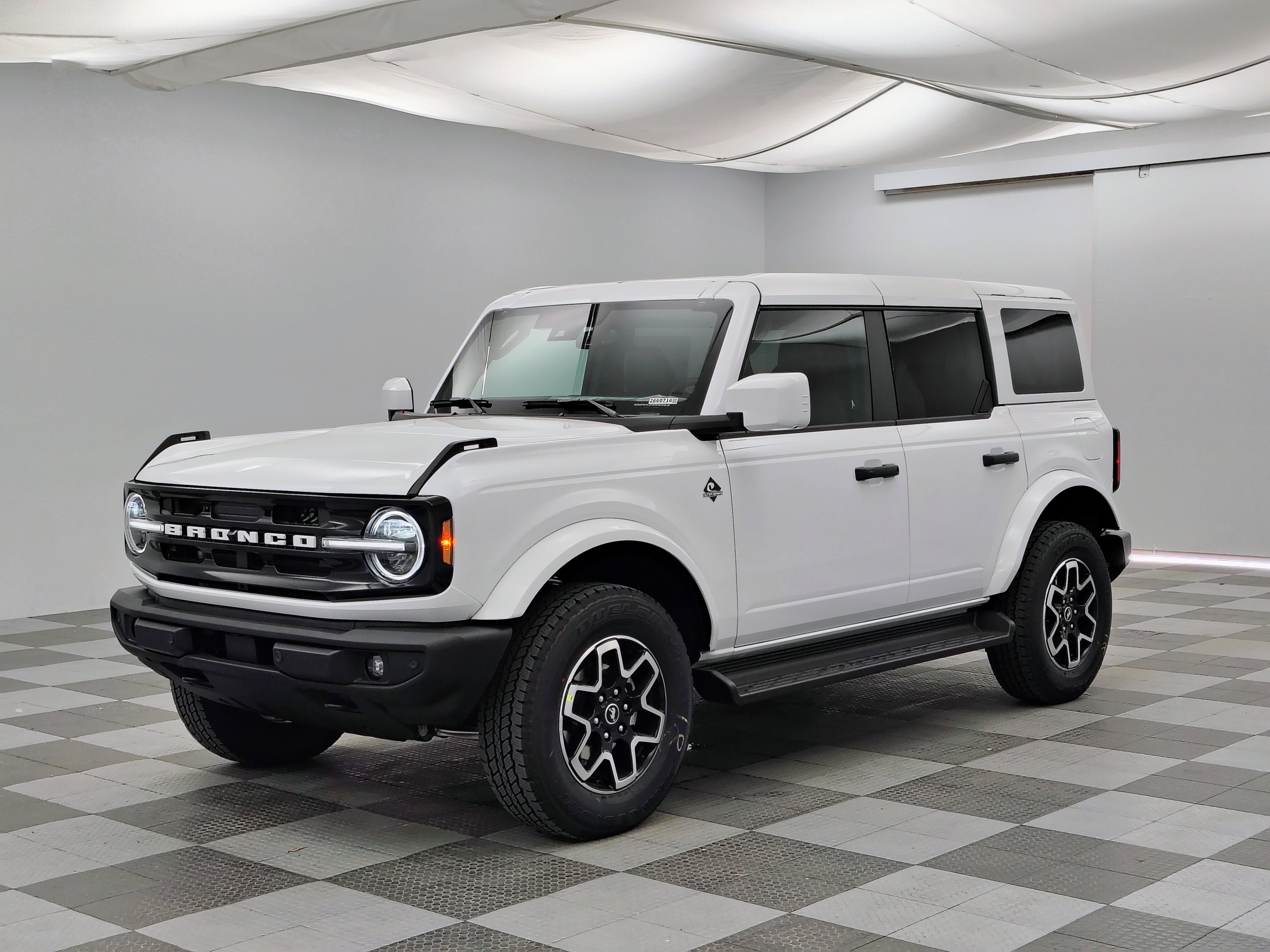 2026 Ford Bronco Outer Banks