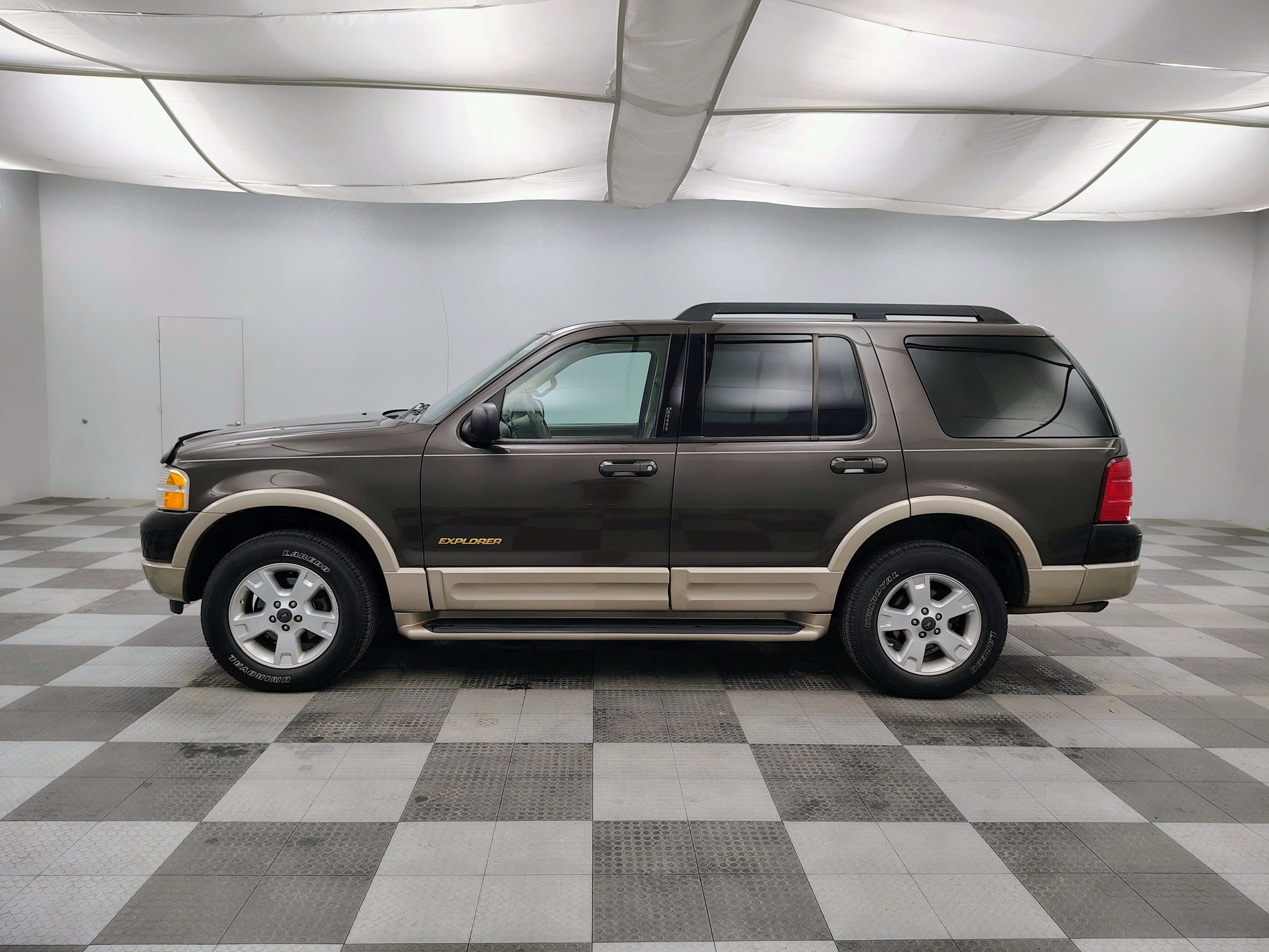 2005 Ford Explorer Eddie Bauer
