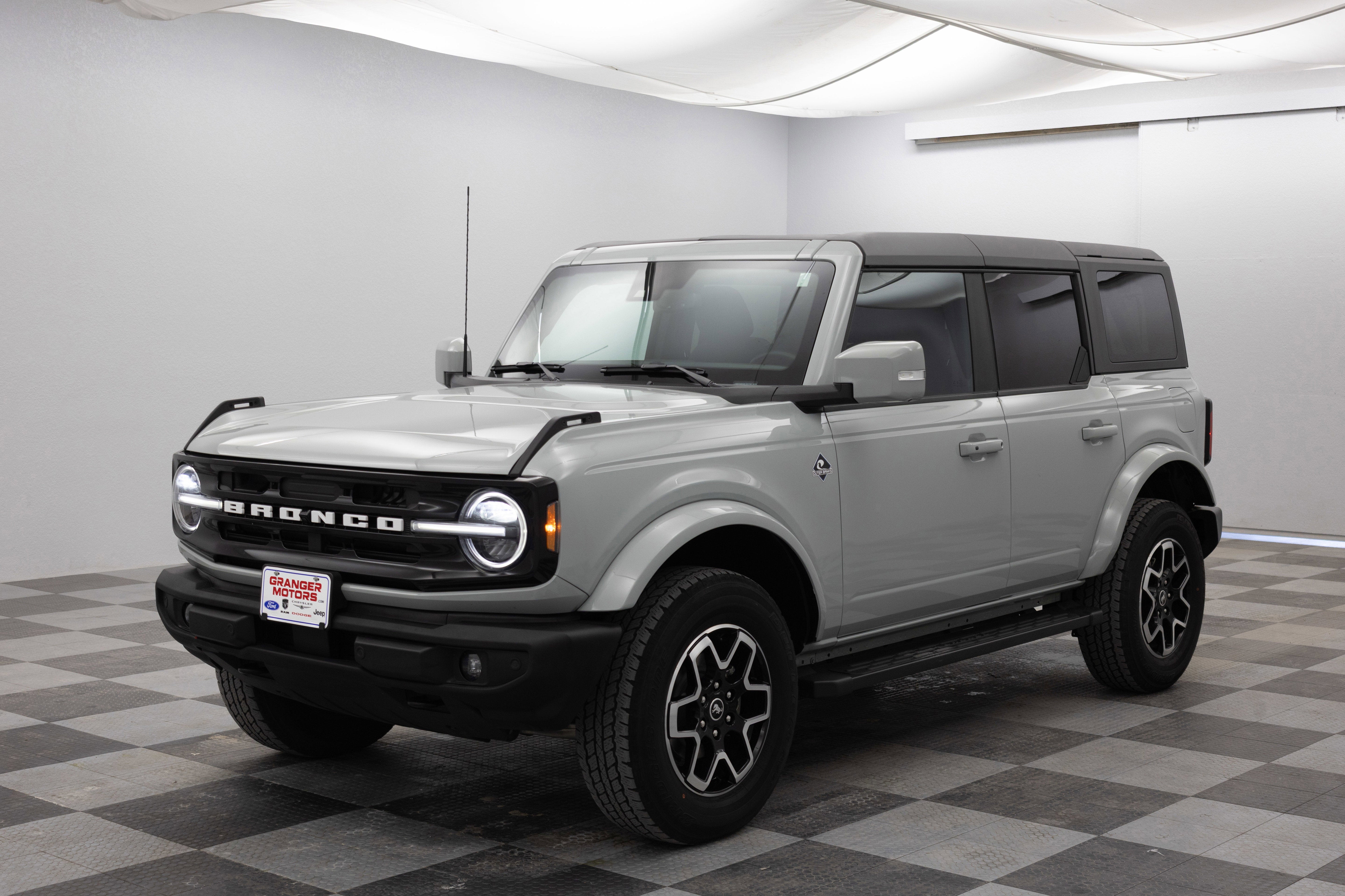 2022 Ford Bronco Outer Banks