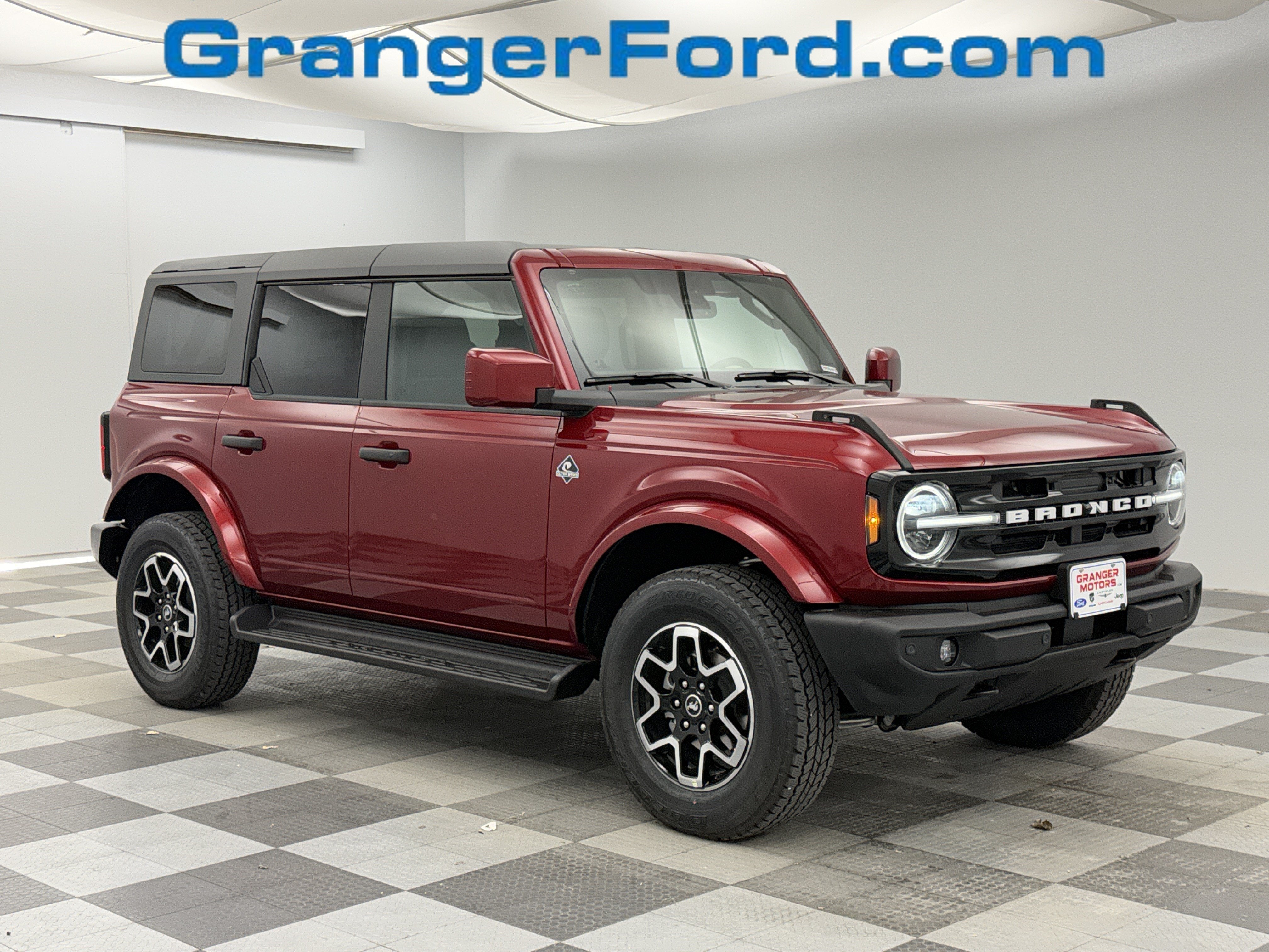 2026 Ford Bronco Outer Banks