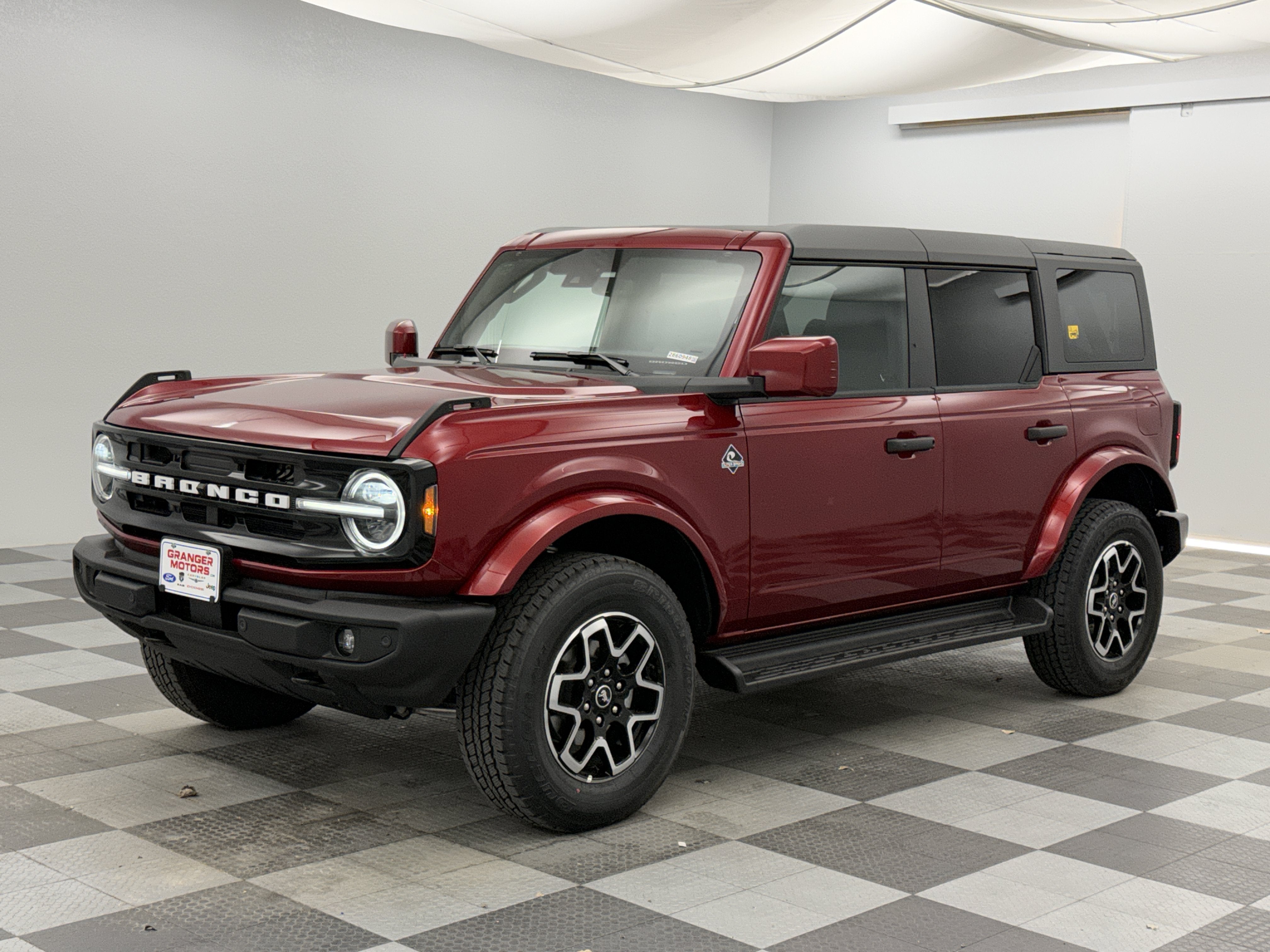 2026 Ford Bronco Outer Banks