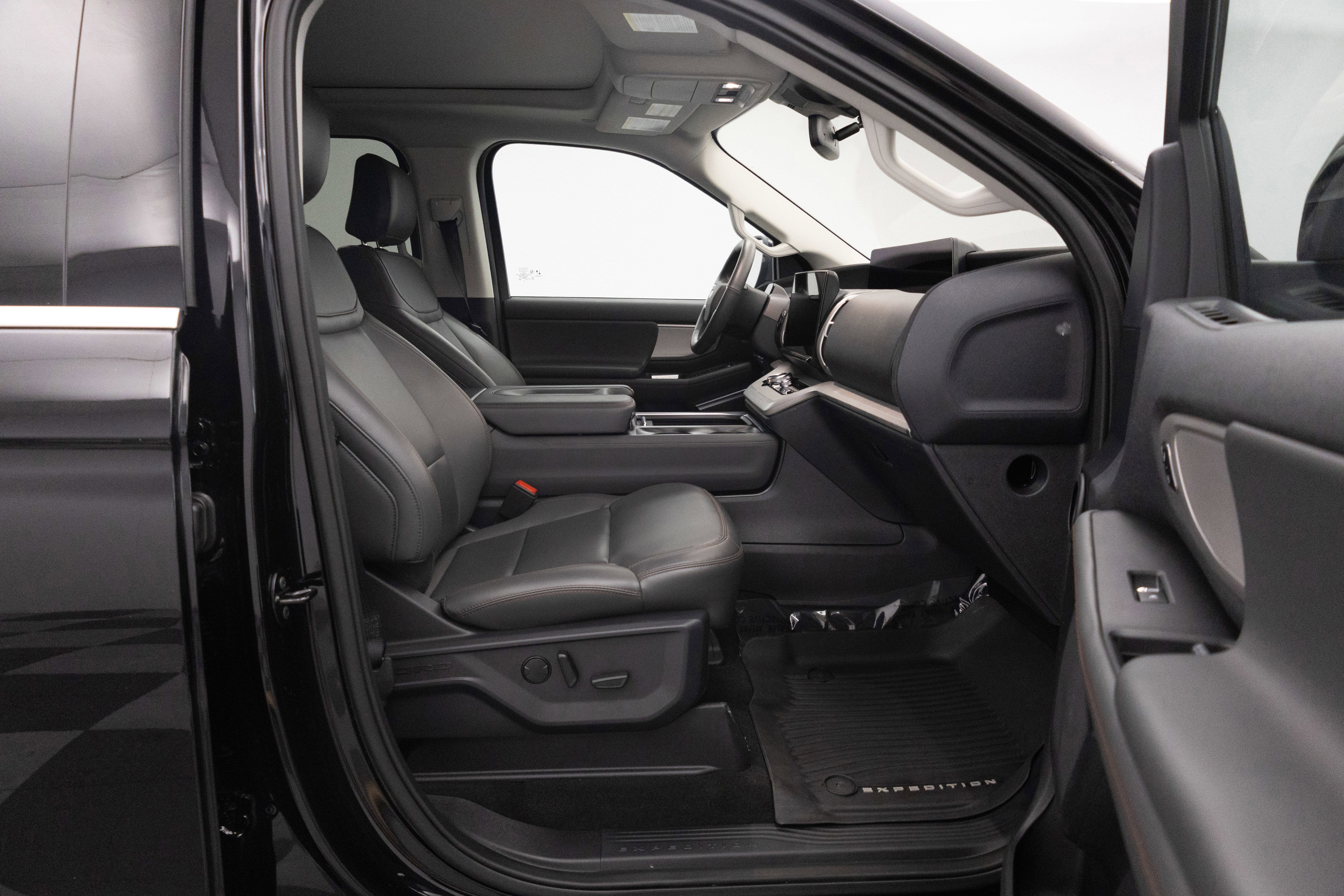 2025 Ford Expedition Active MAX