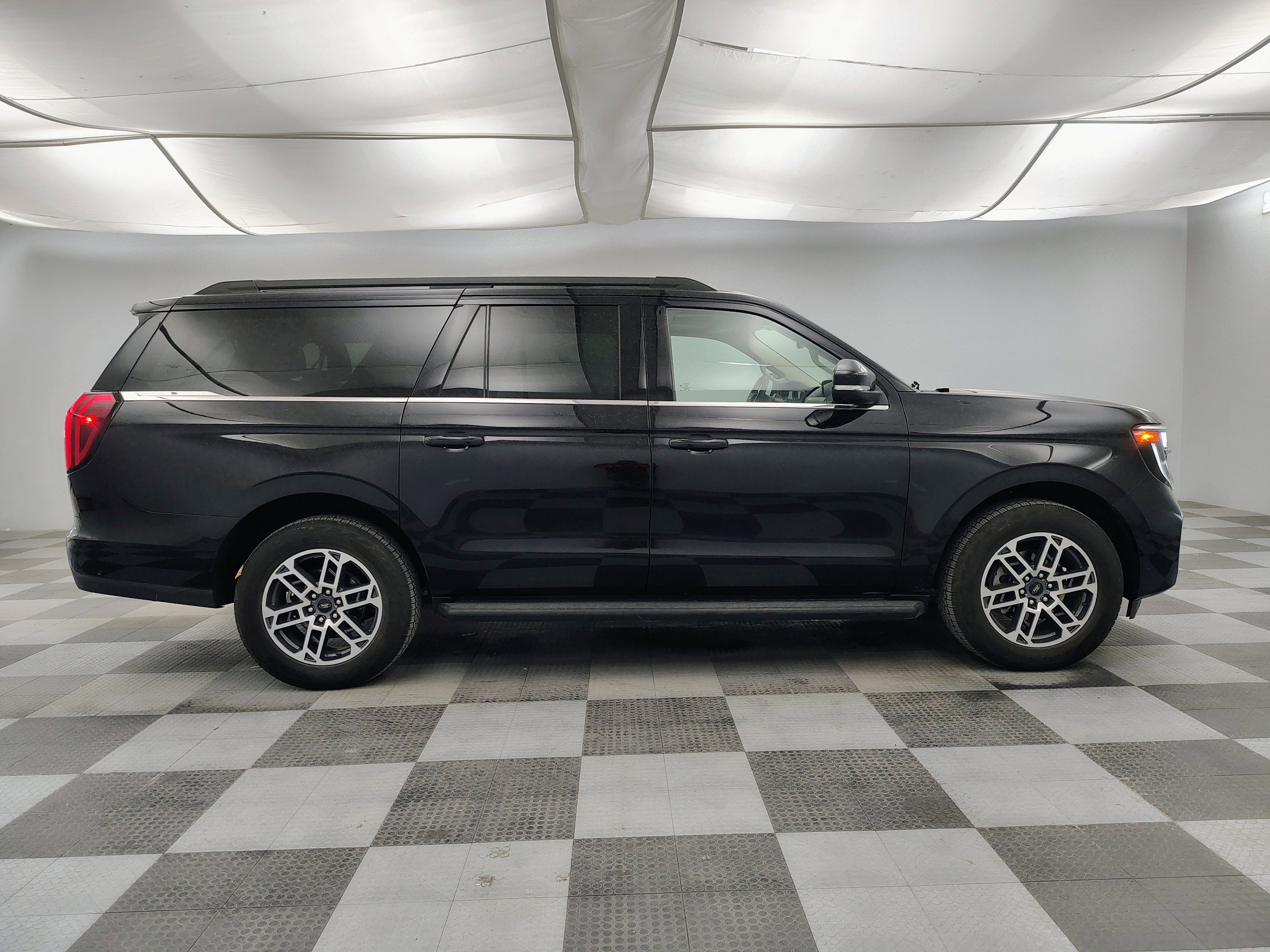 2025 Ford Expedition Active MAX
