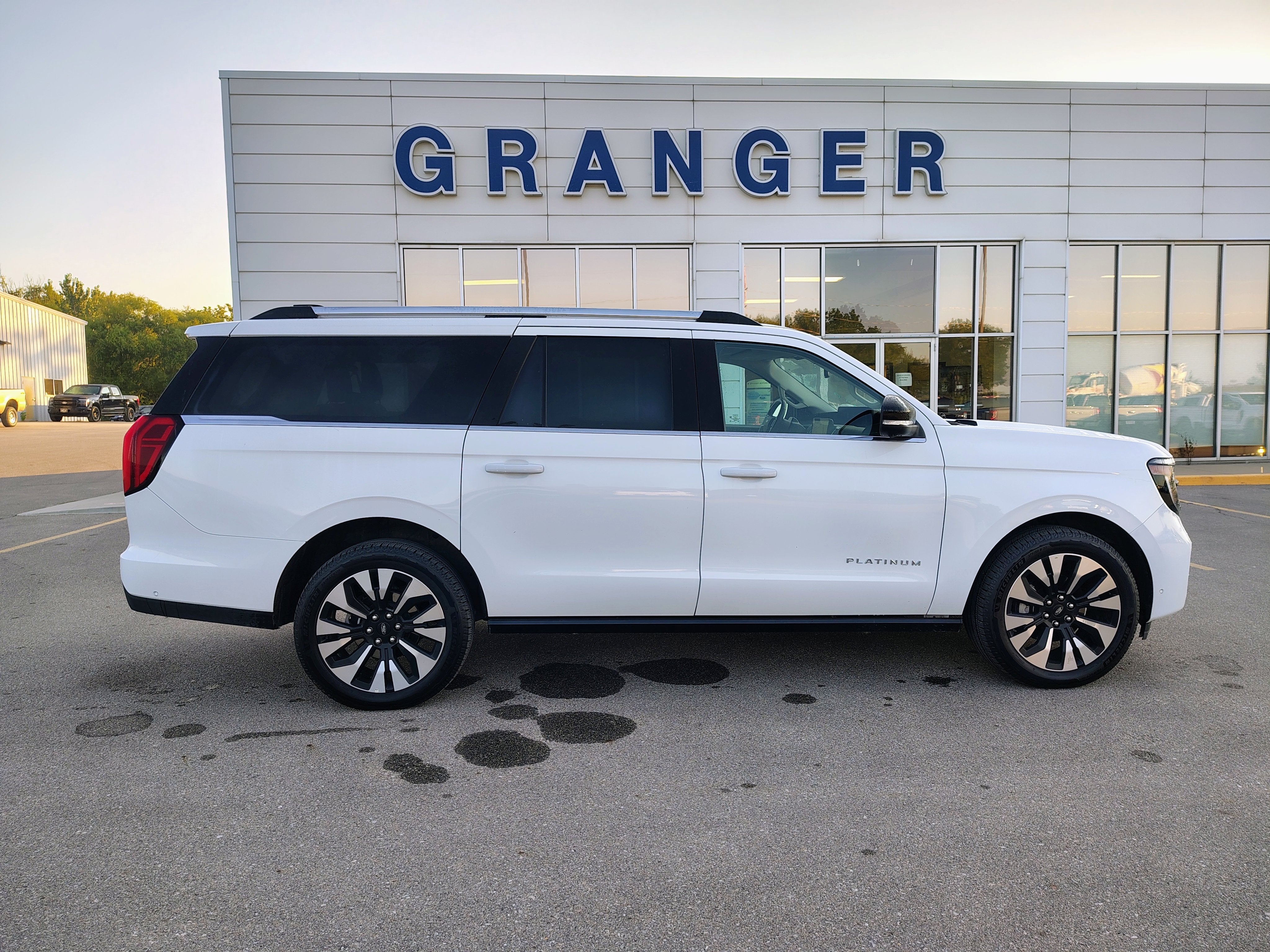 2025 Ford Expedition MAX Platinum