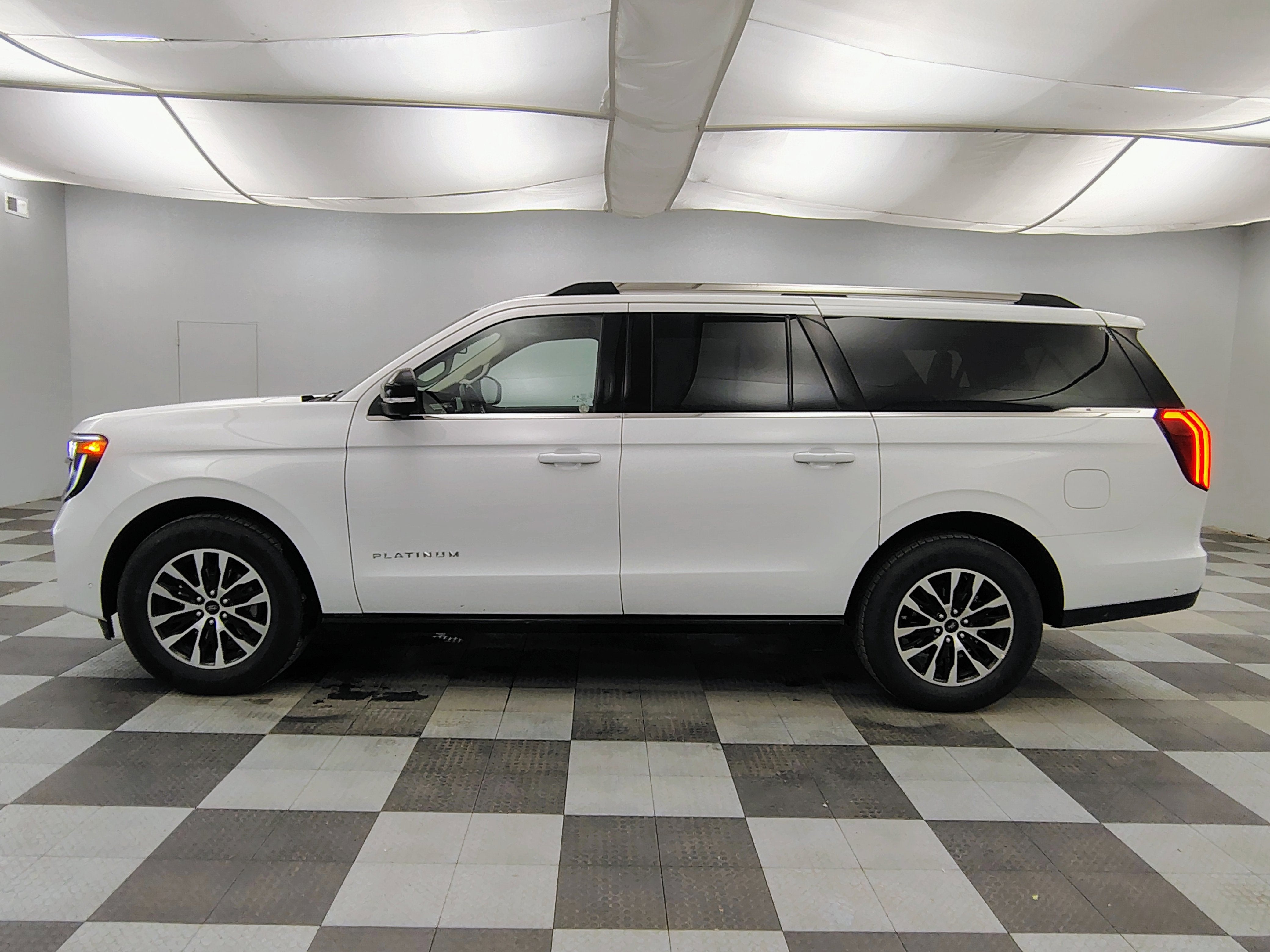 2025 Ford Expedition Platinum MAX