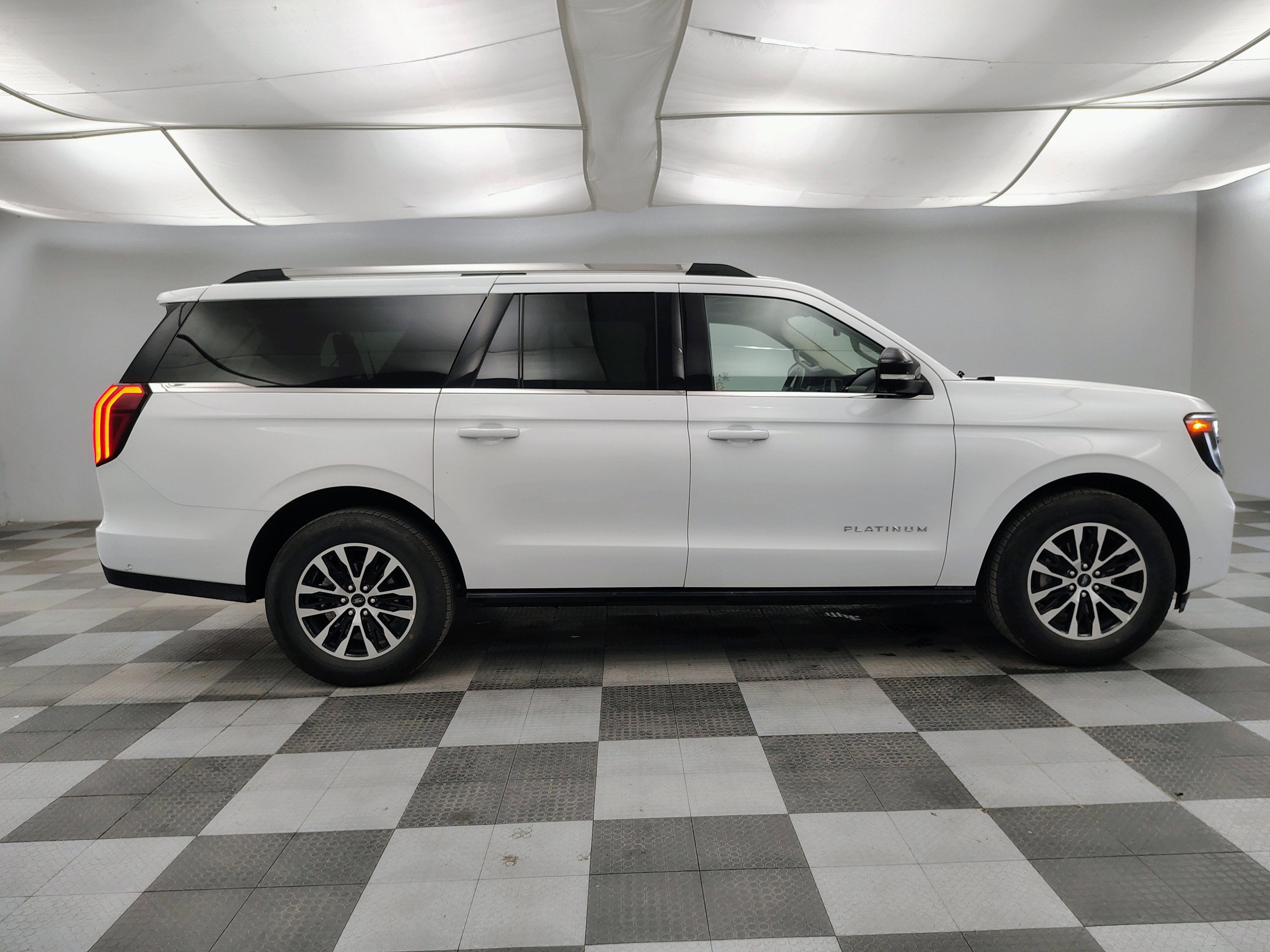 2025 Ford Expedition Platinum MAX