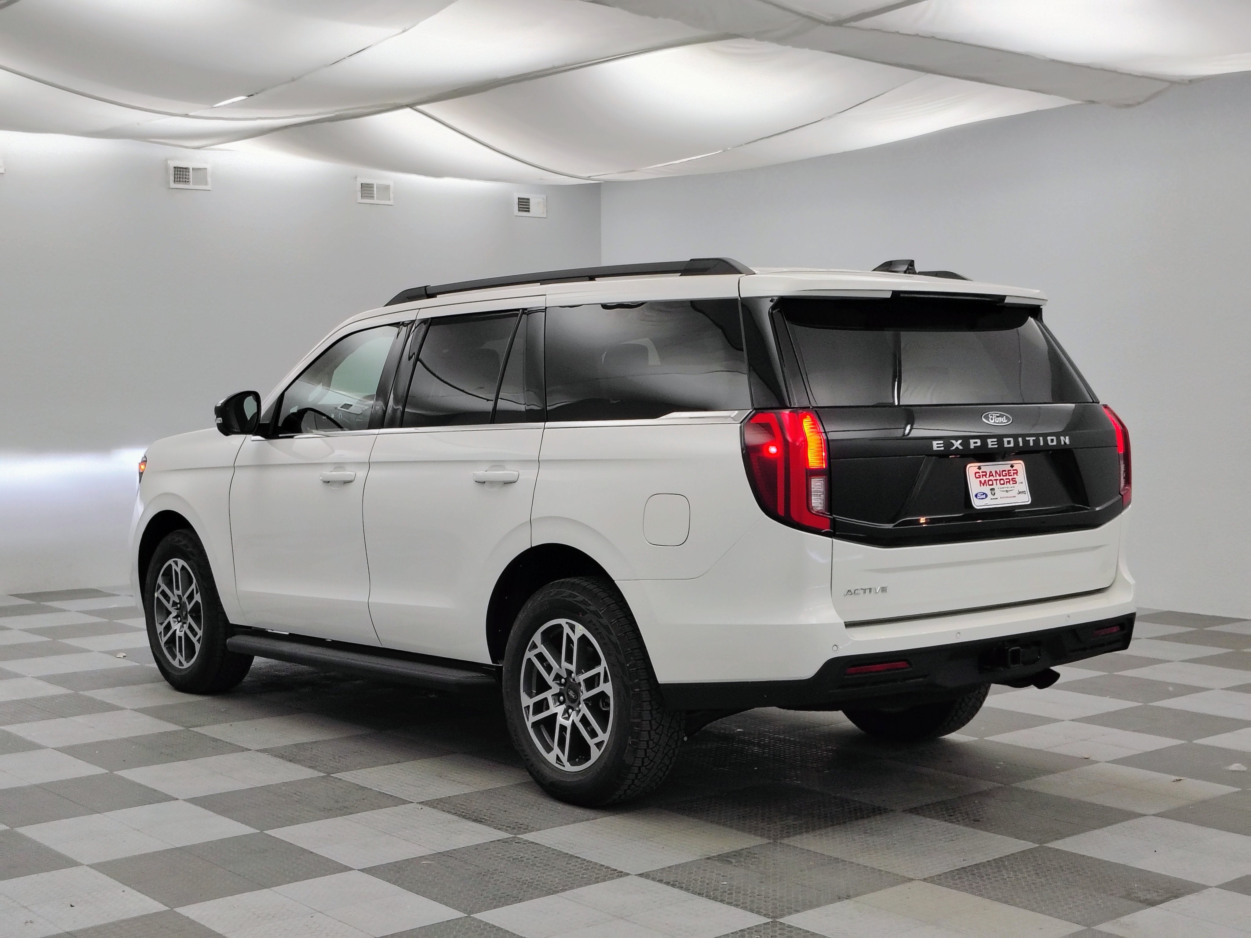 2026 Ford Expedition Active