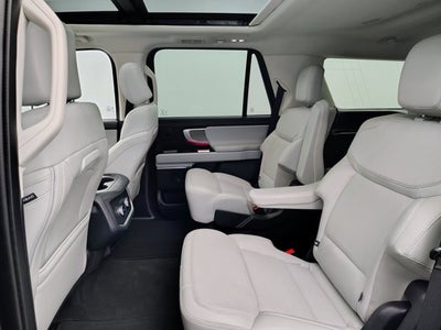 2025 Ford Expedition Platinum