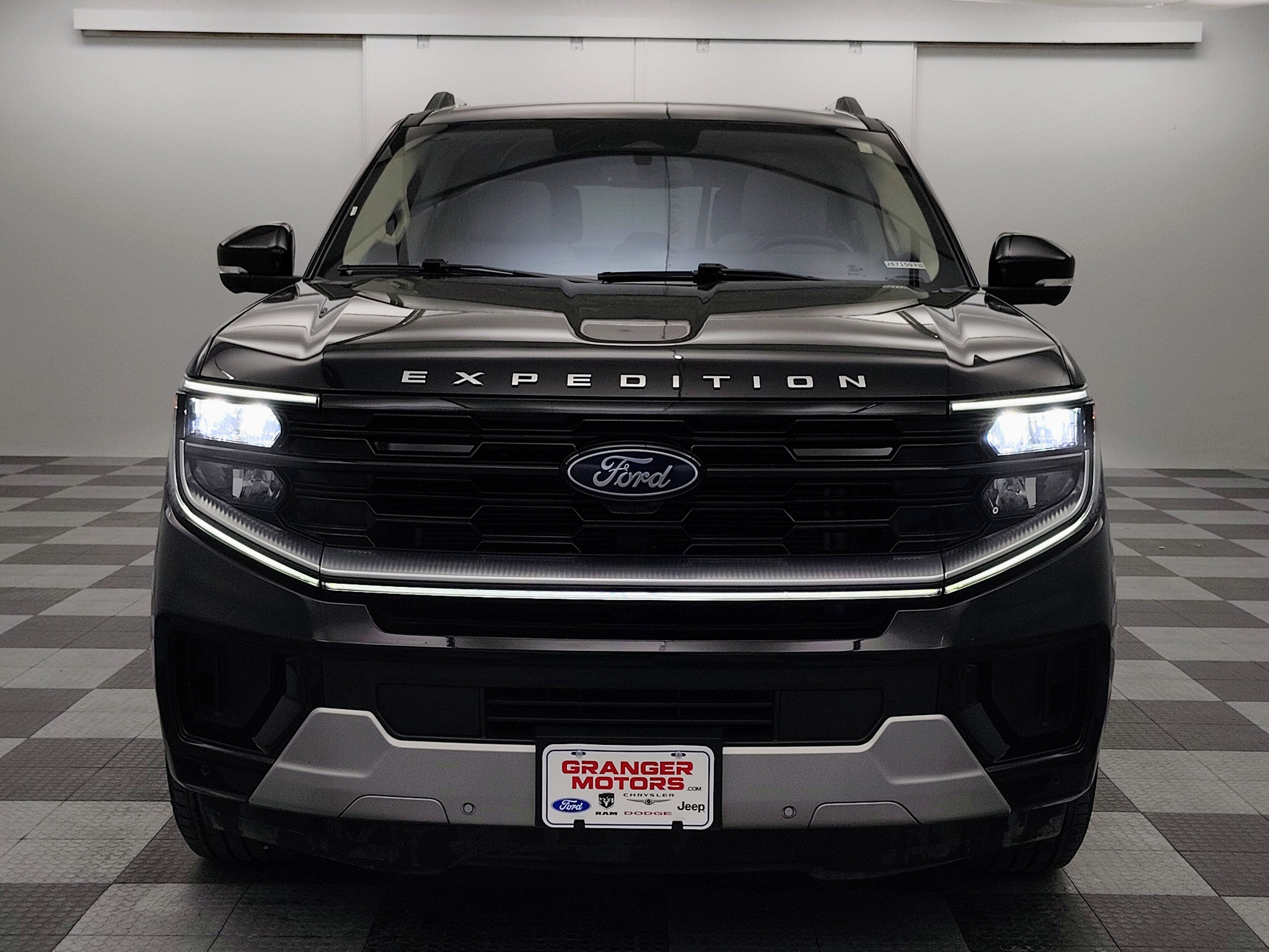 2025 Ford Expedition Platinum