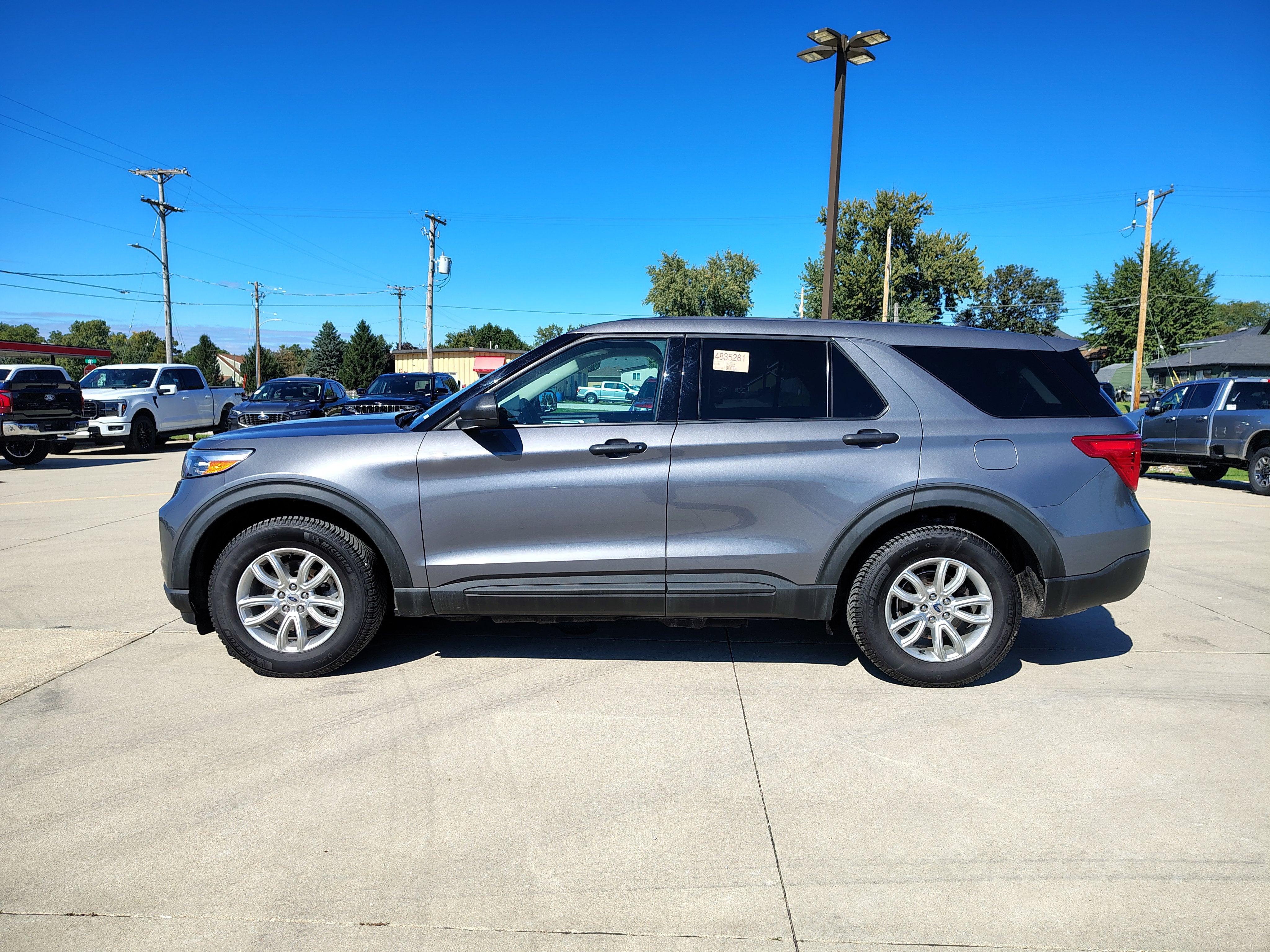 2021 Ford Explorer Base
