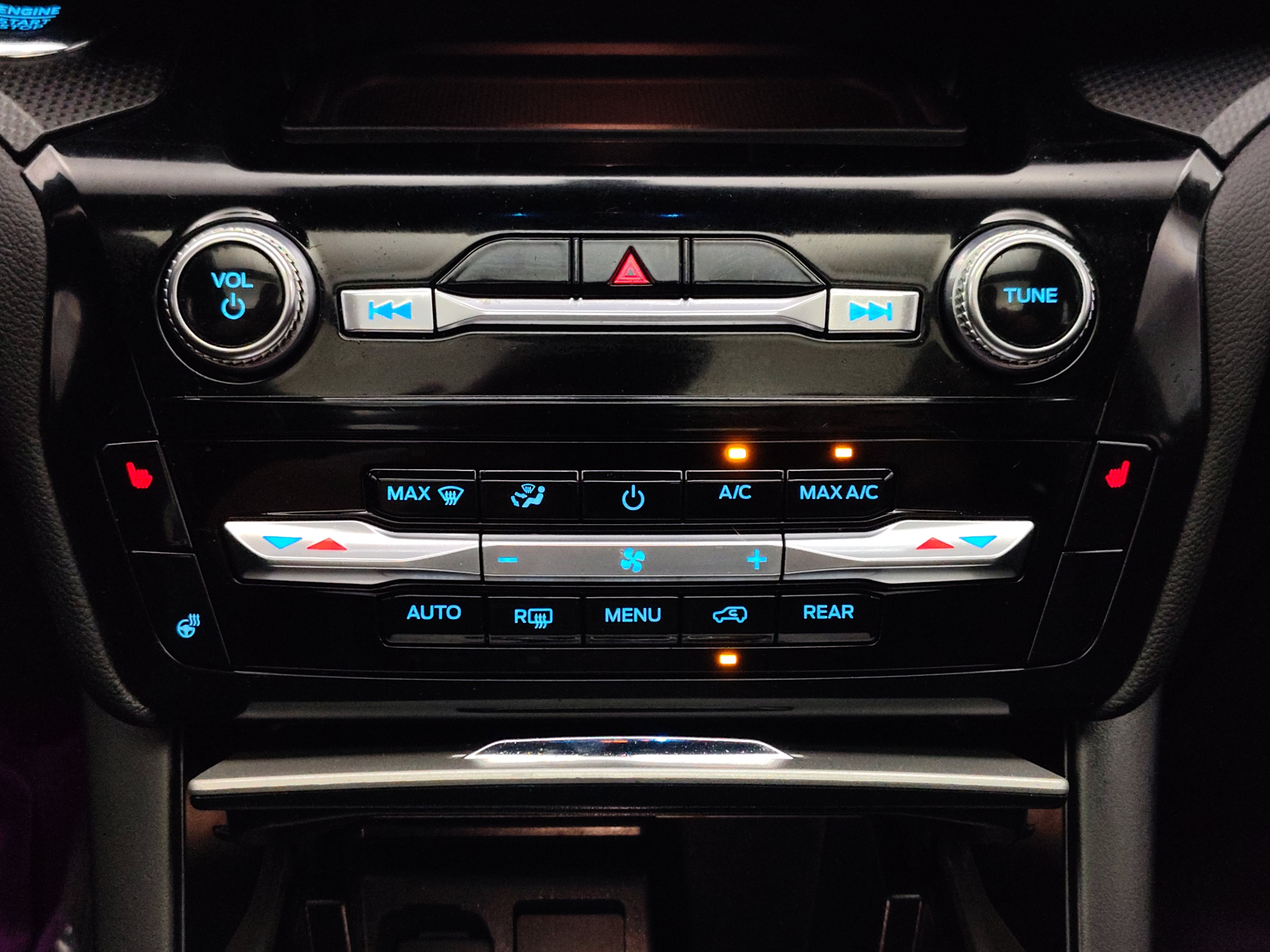 2024 Ford Explorer ST-Line