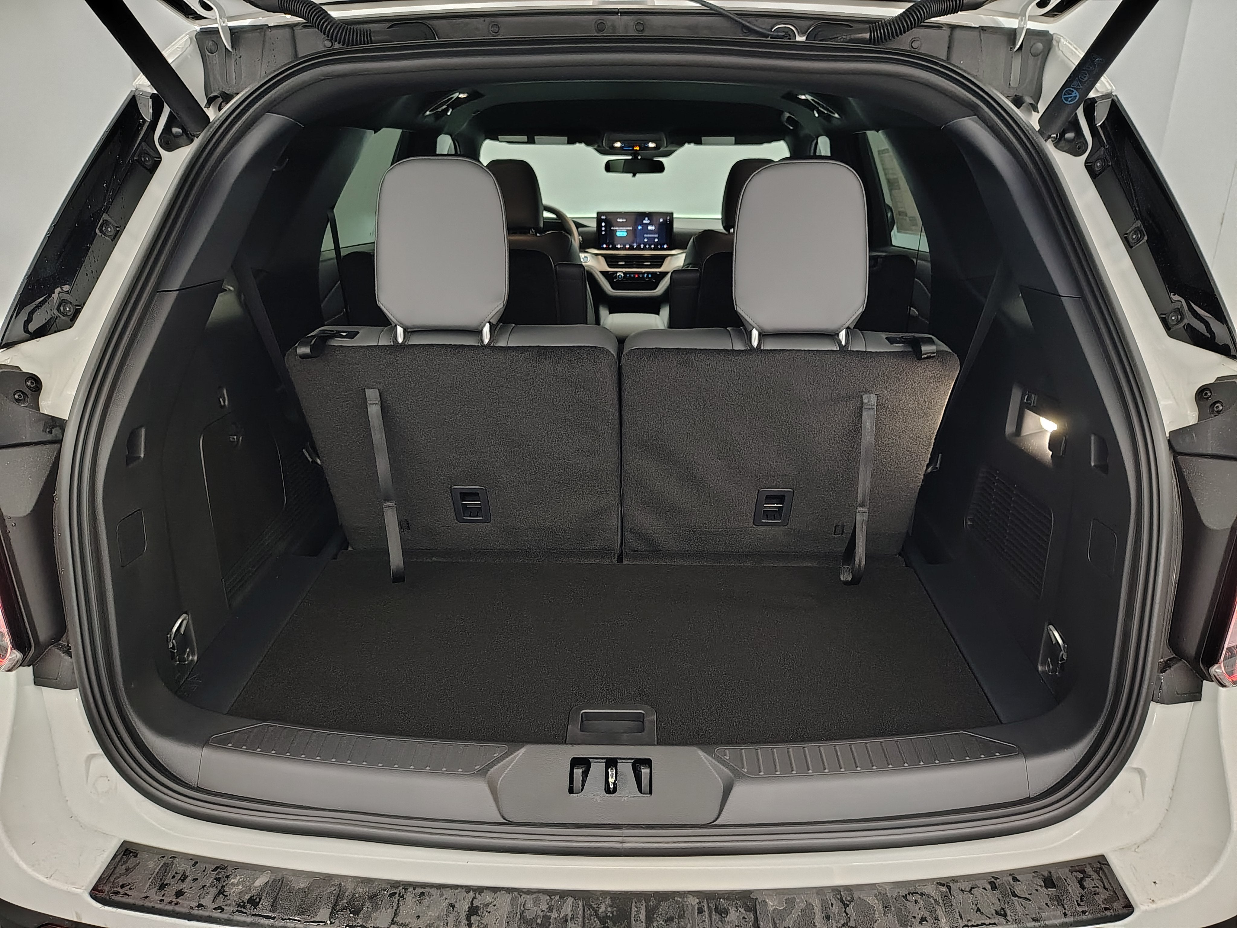 2027 Ford Explorer Active w/200A Pkg