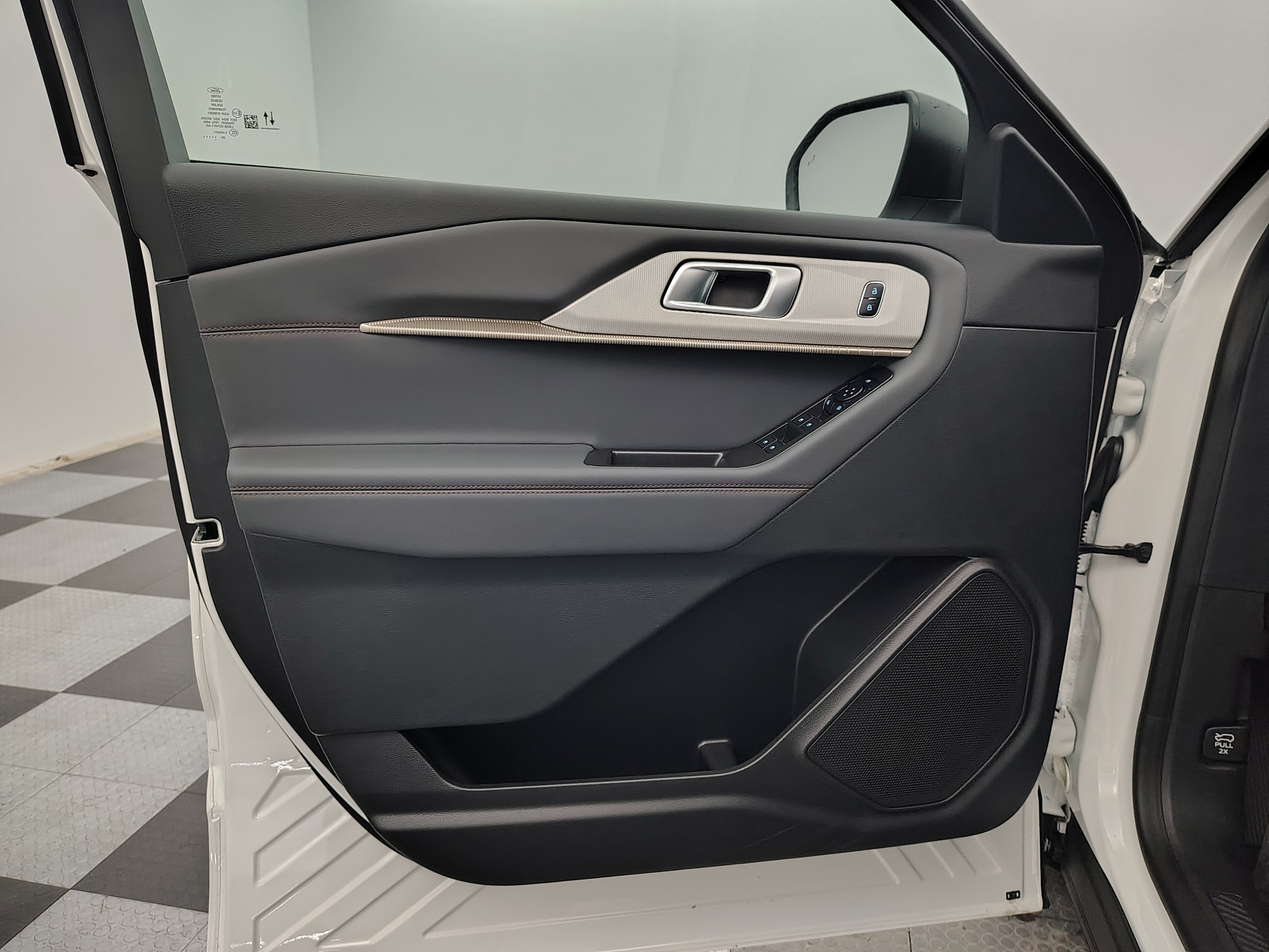 2027 Ford Explorer Active w/200A Pkg