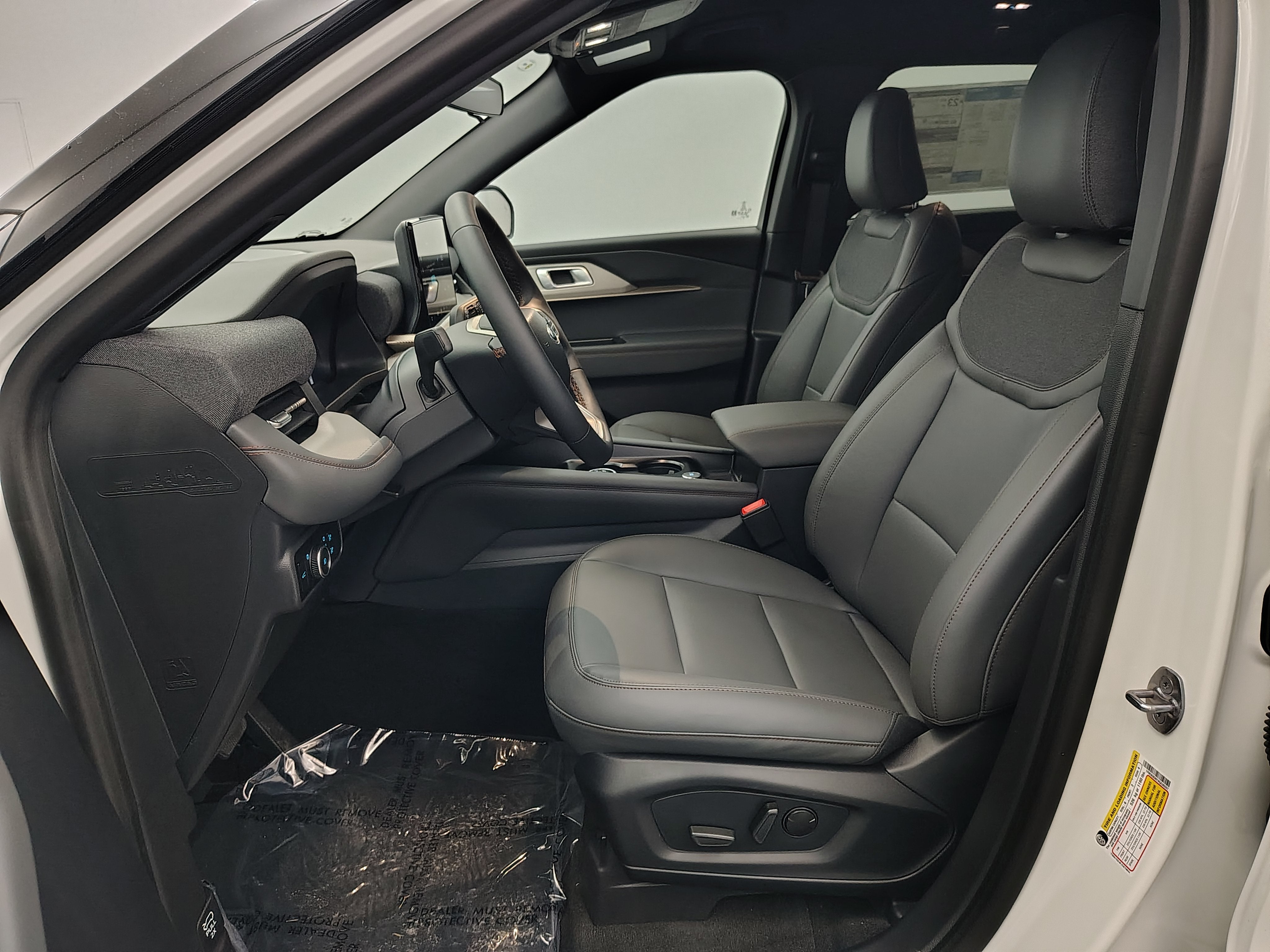 2027 Ford Explorer Active w/200A Pkg