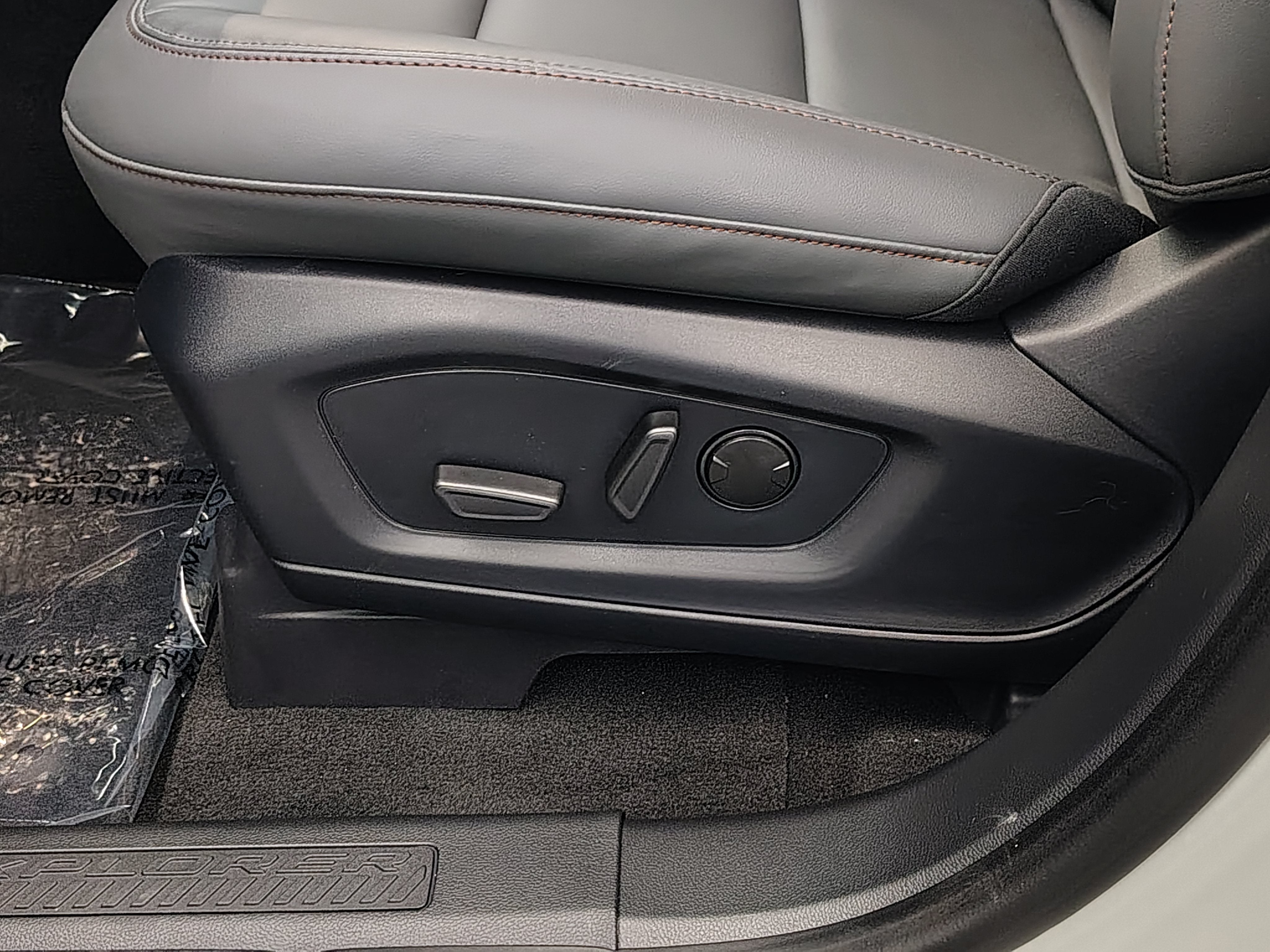 2027 Ford Explorer Active w/200A Pkg
