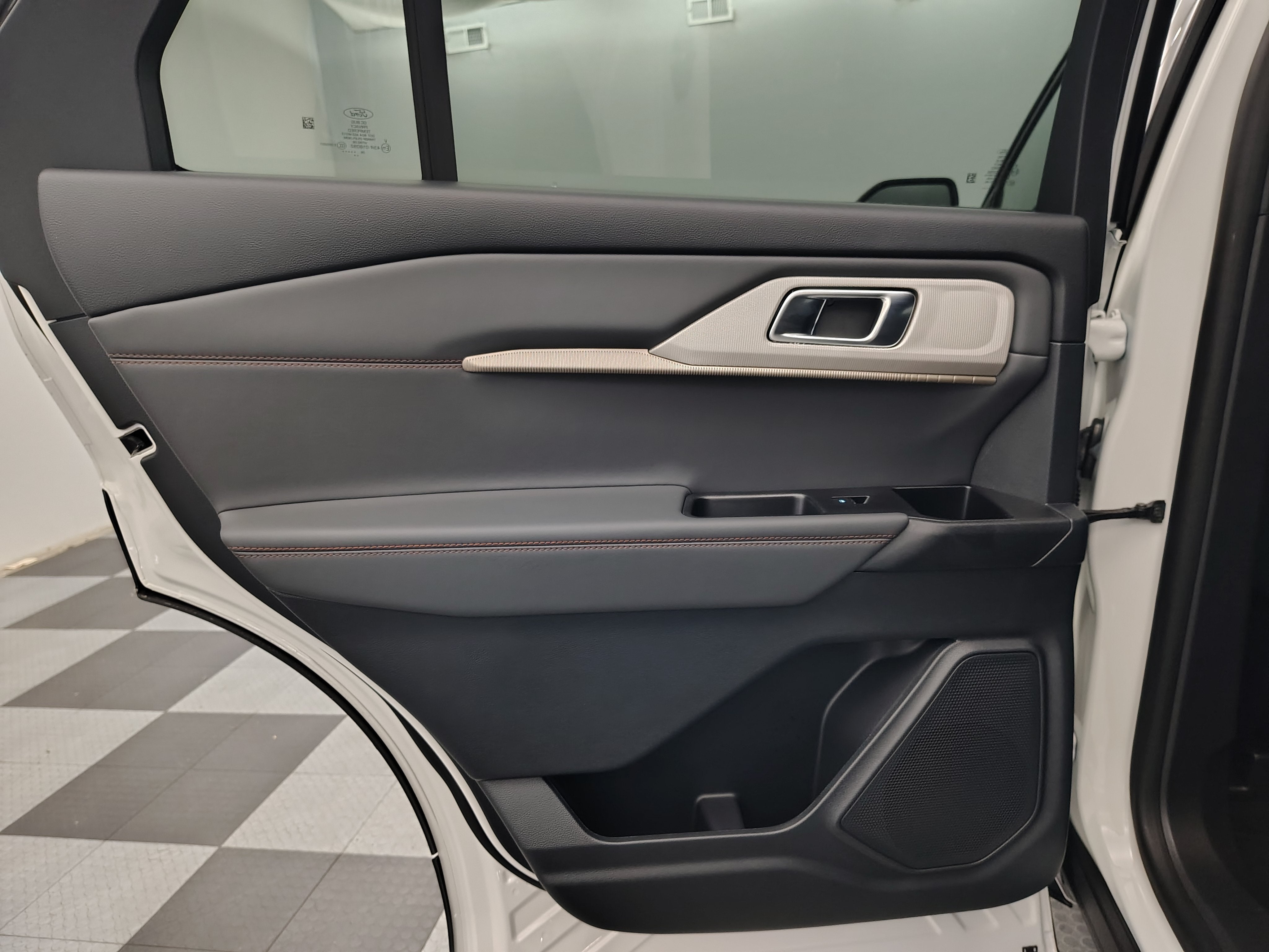 2027 Ford Explorer Active w/200A Pkg