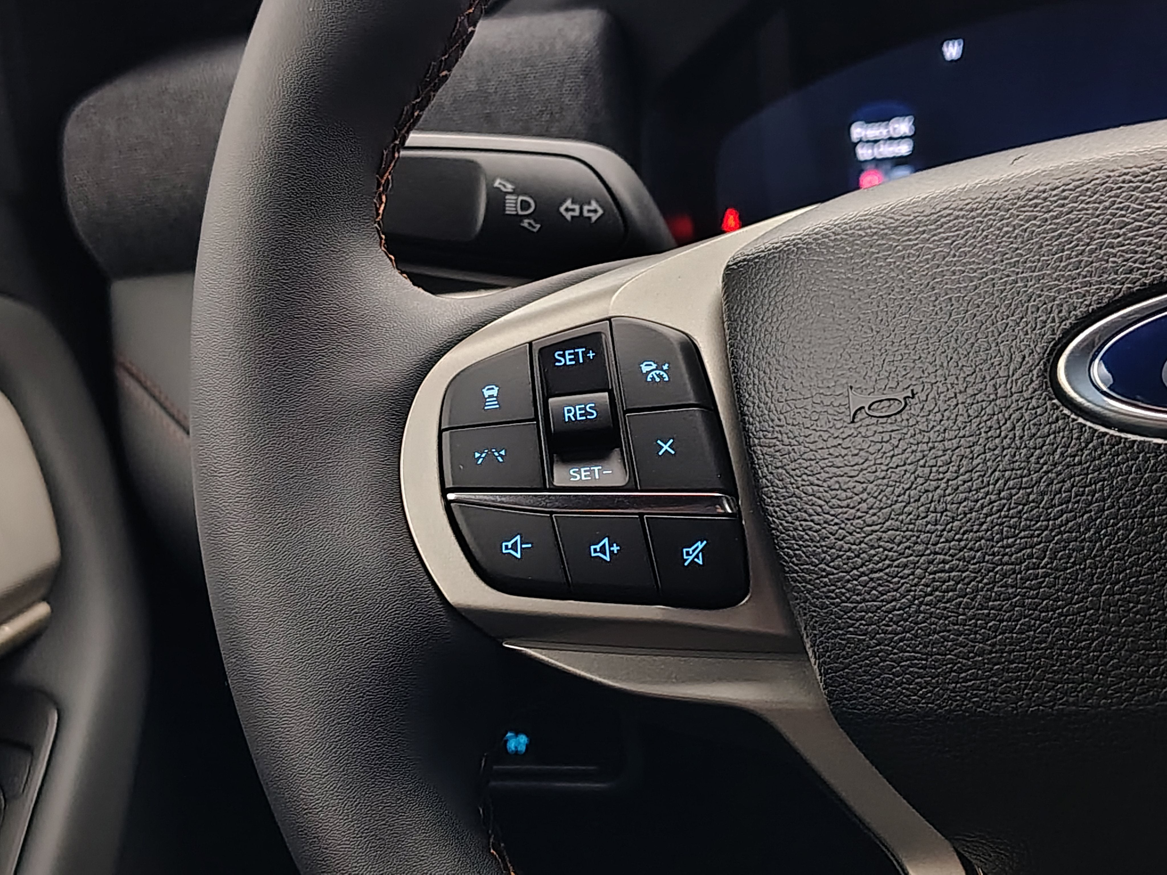2027 Ford Explorer Active w/200A Pkg