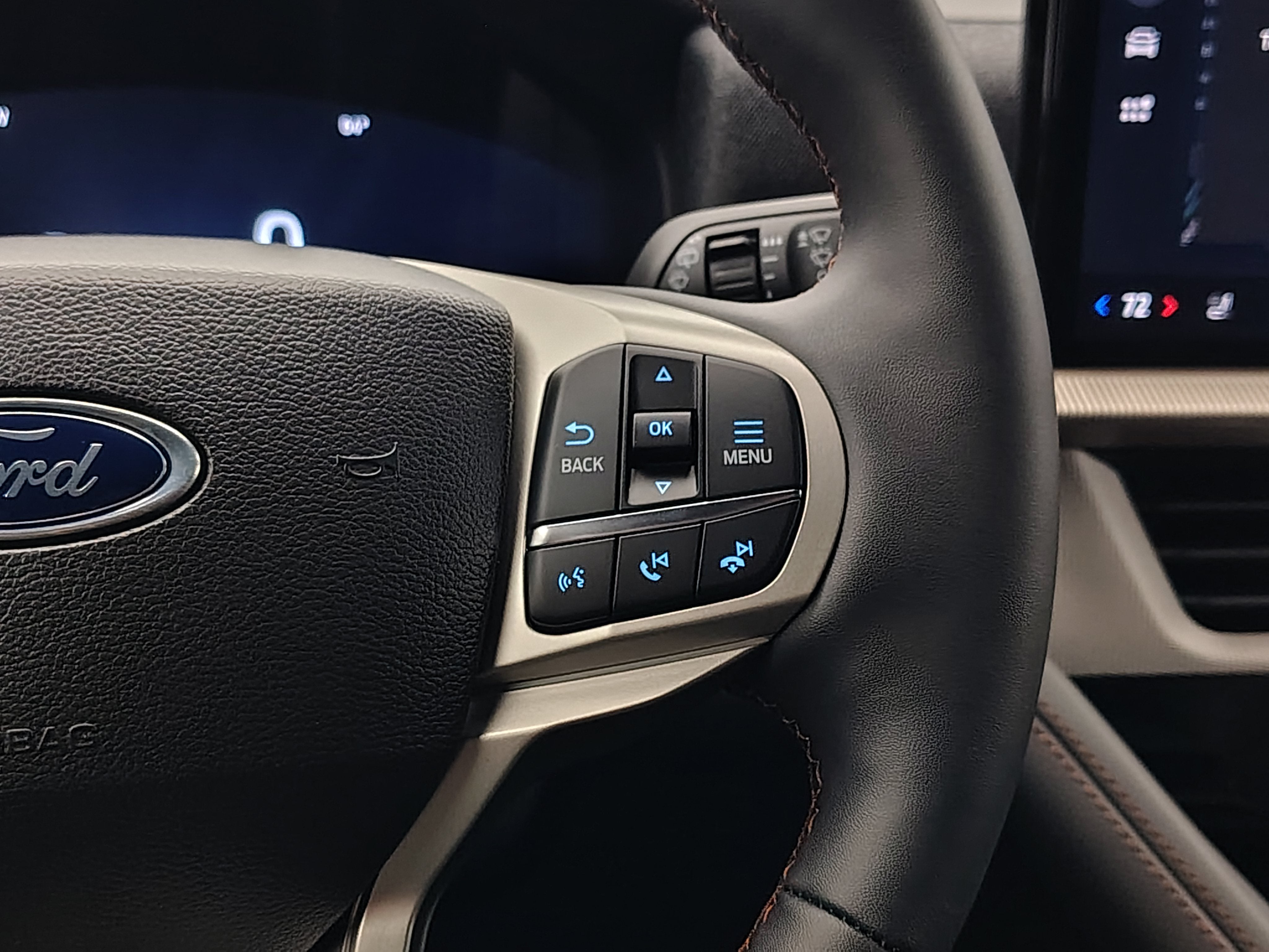 2027 Ford Explorer Active w/200A Pkg