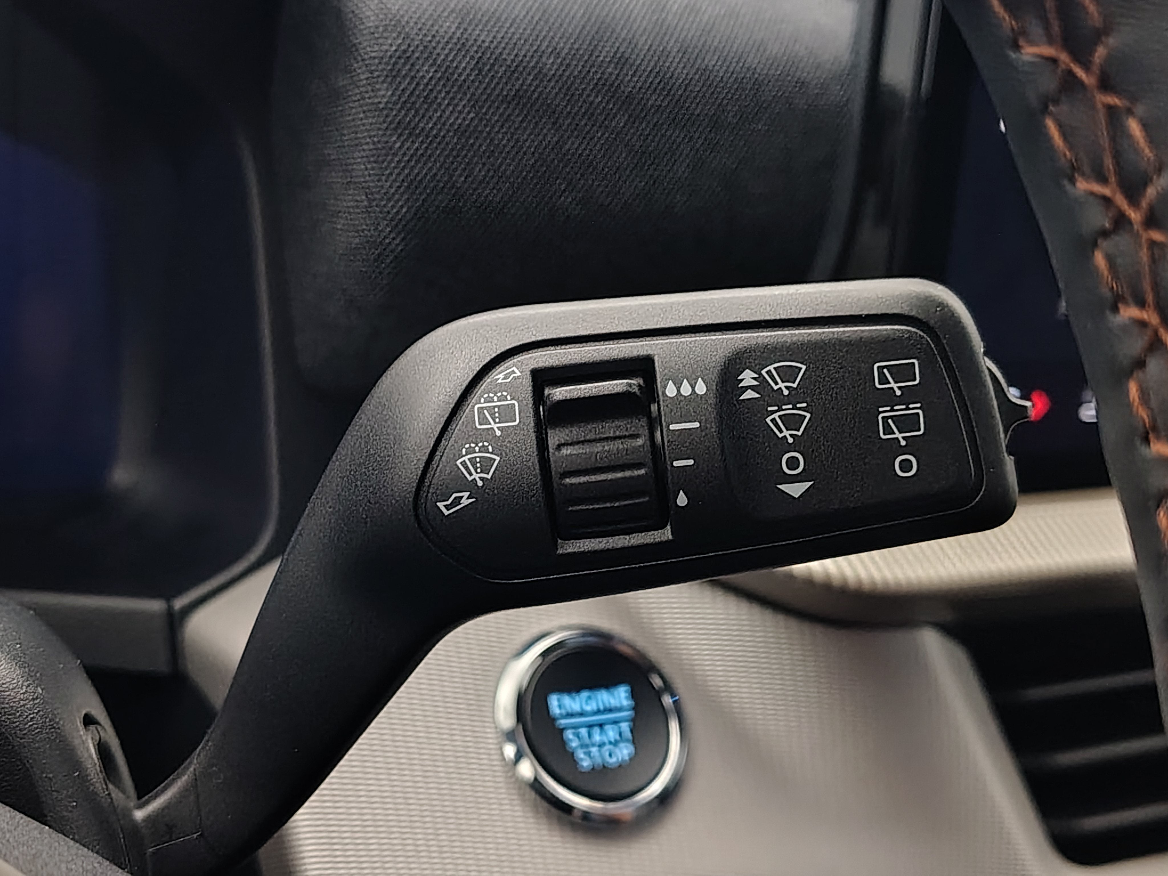 2027 Ford Explorer Active w/200A Pkg