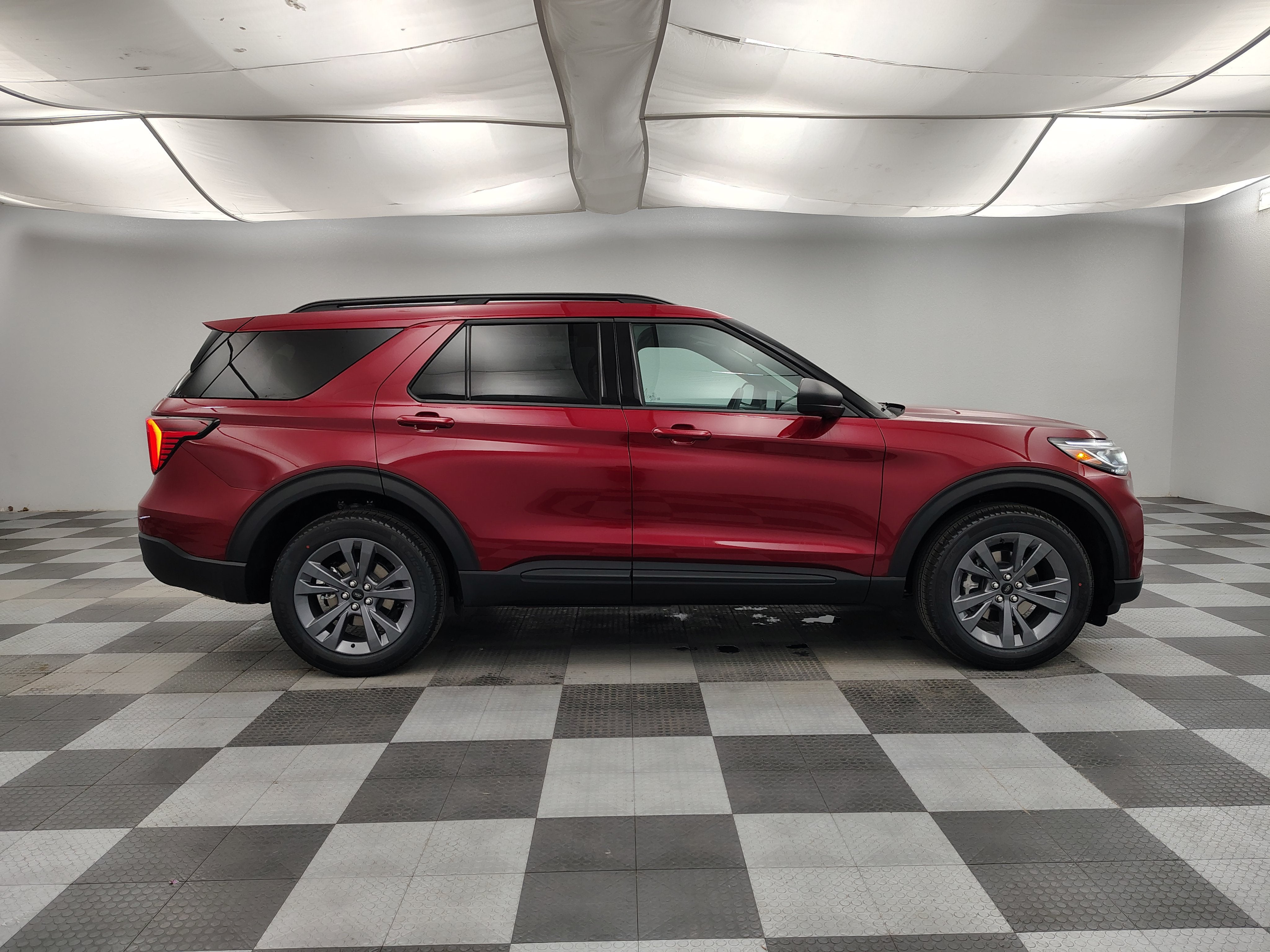 2027 Ford Explorer Active w/200A Pkg