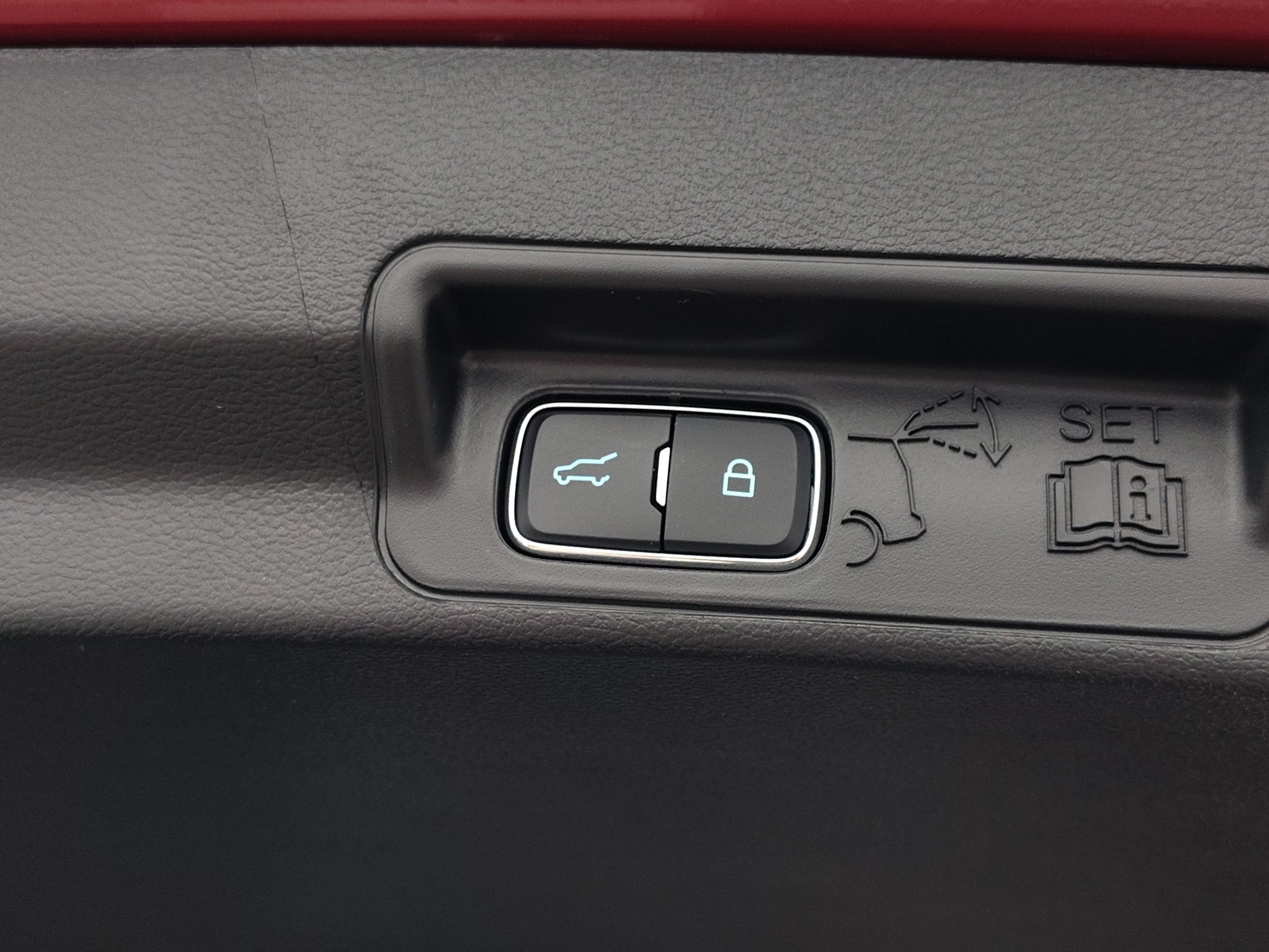 2027 Ford Explorer Active w/200A Pkg