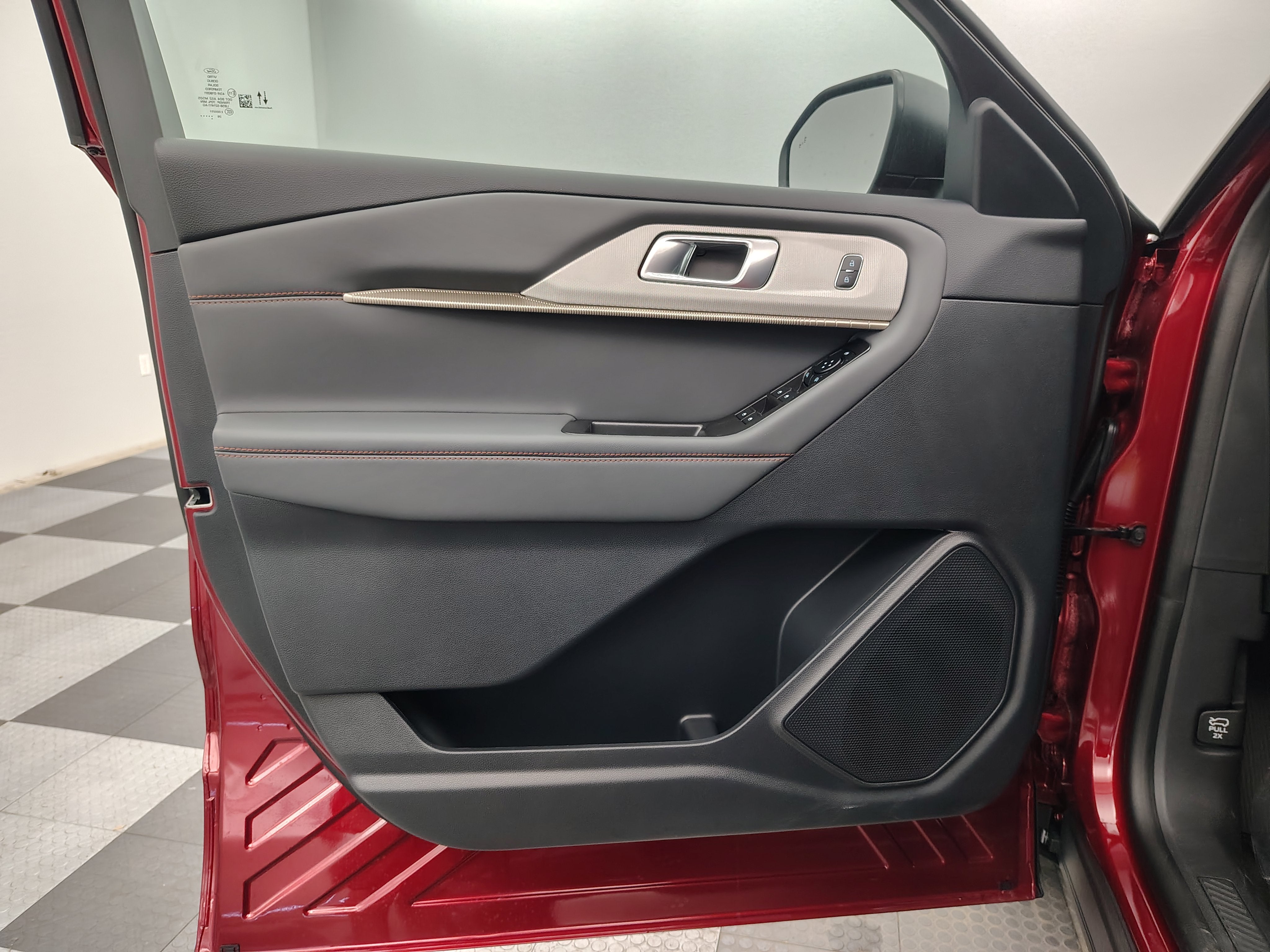 2027 Ford Explorer Active w/200A Pkg