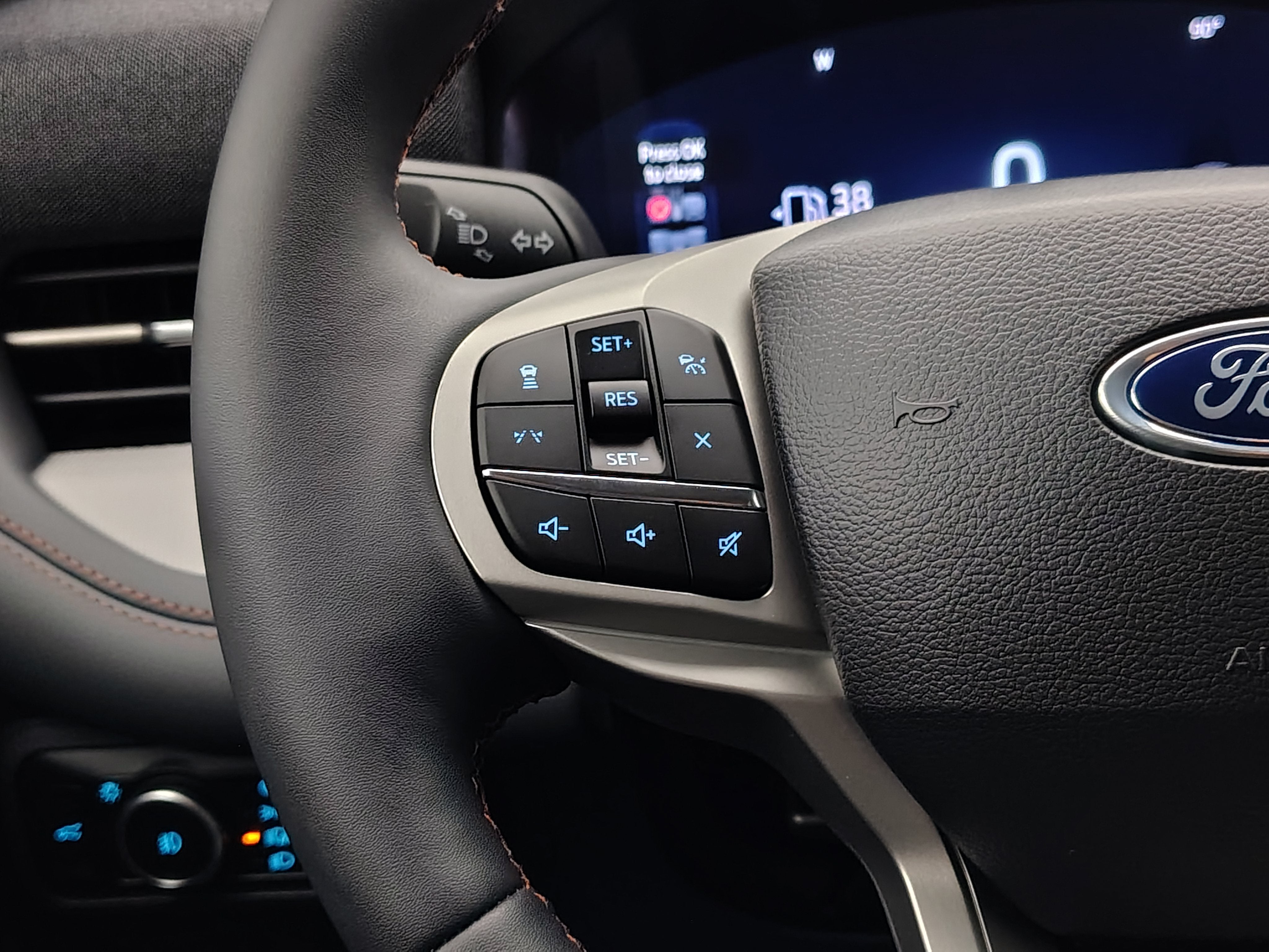 2026 Ford Explorer Active w/200A Pkg