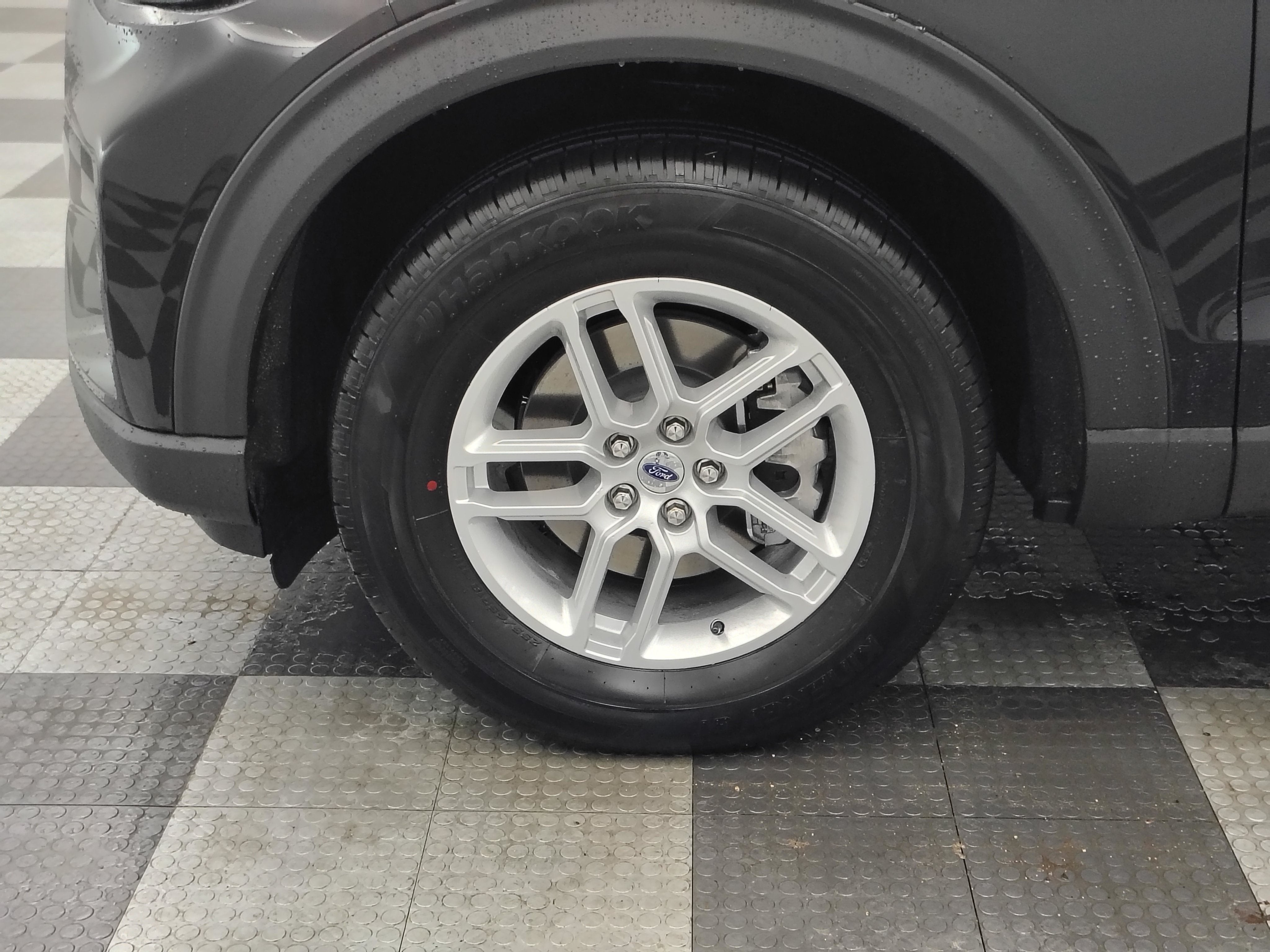 2027 Ford Explorer Active w/200A Pkg