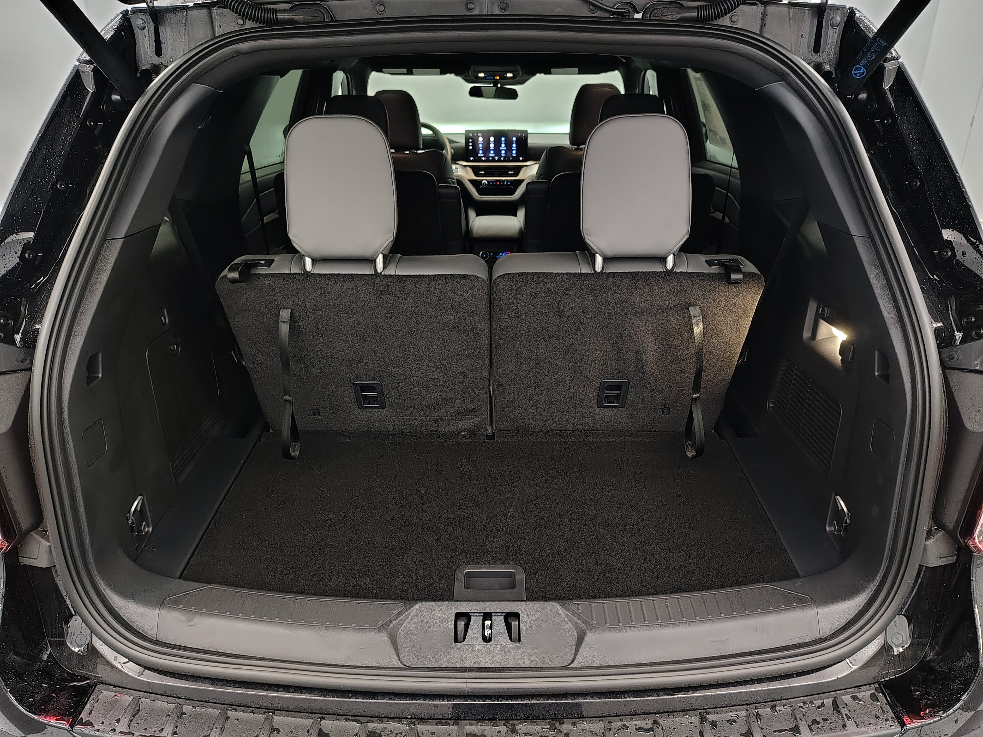 2027 Ford Explorer Active w/200A Pkg
