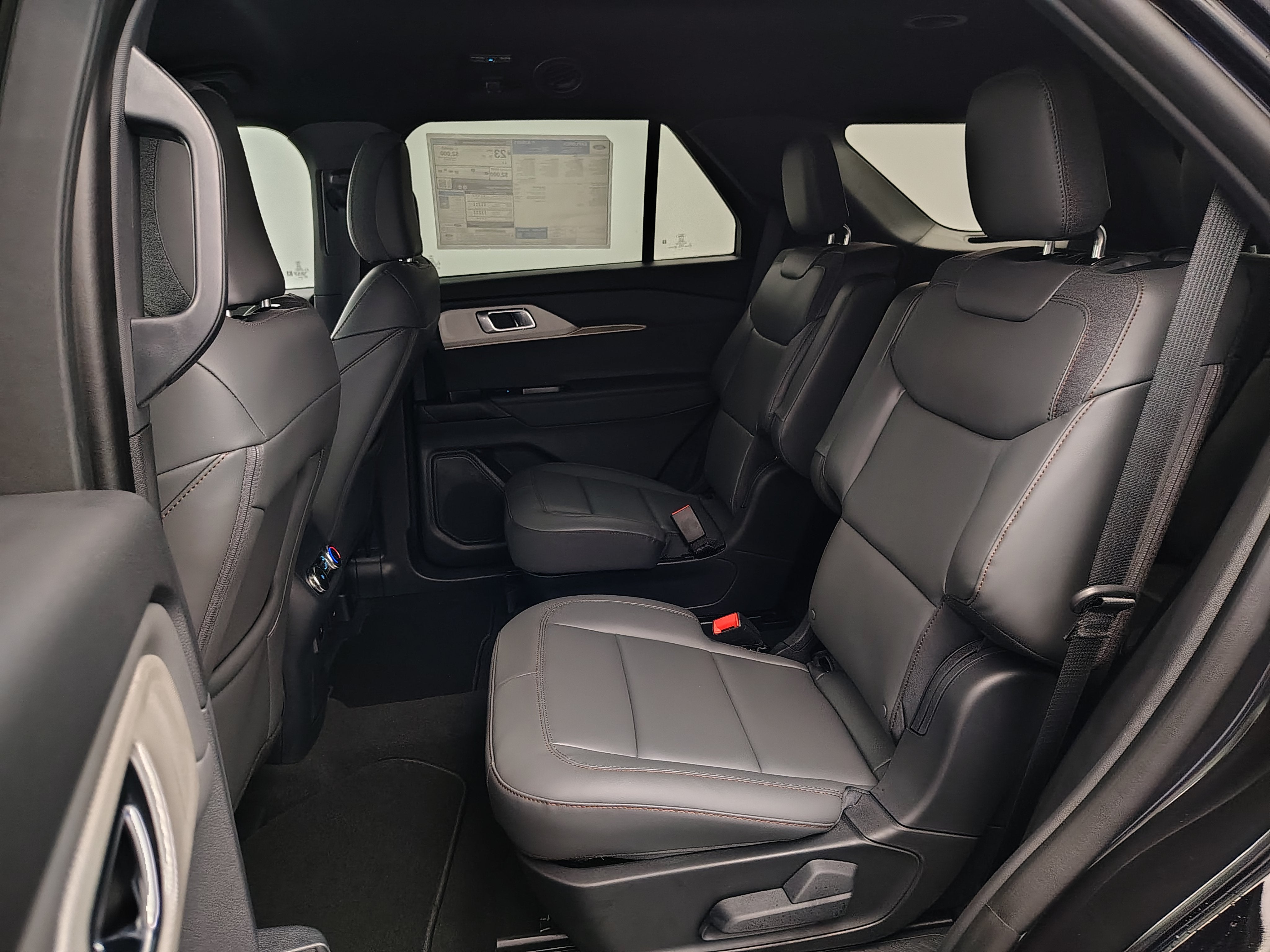 2027 Ford Explorer Active w/200A Pkg