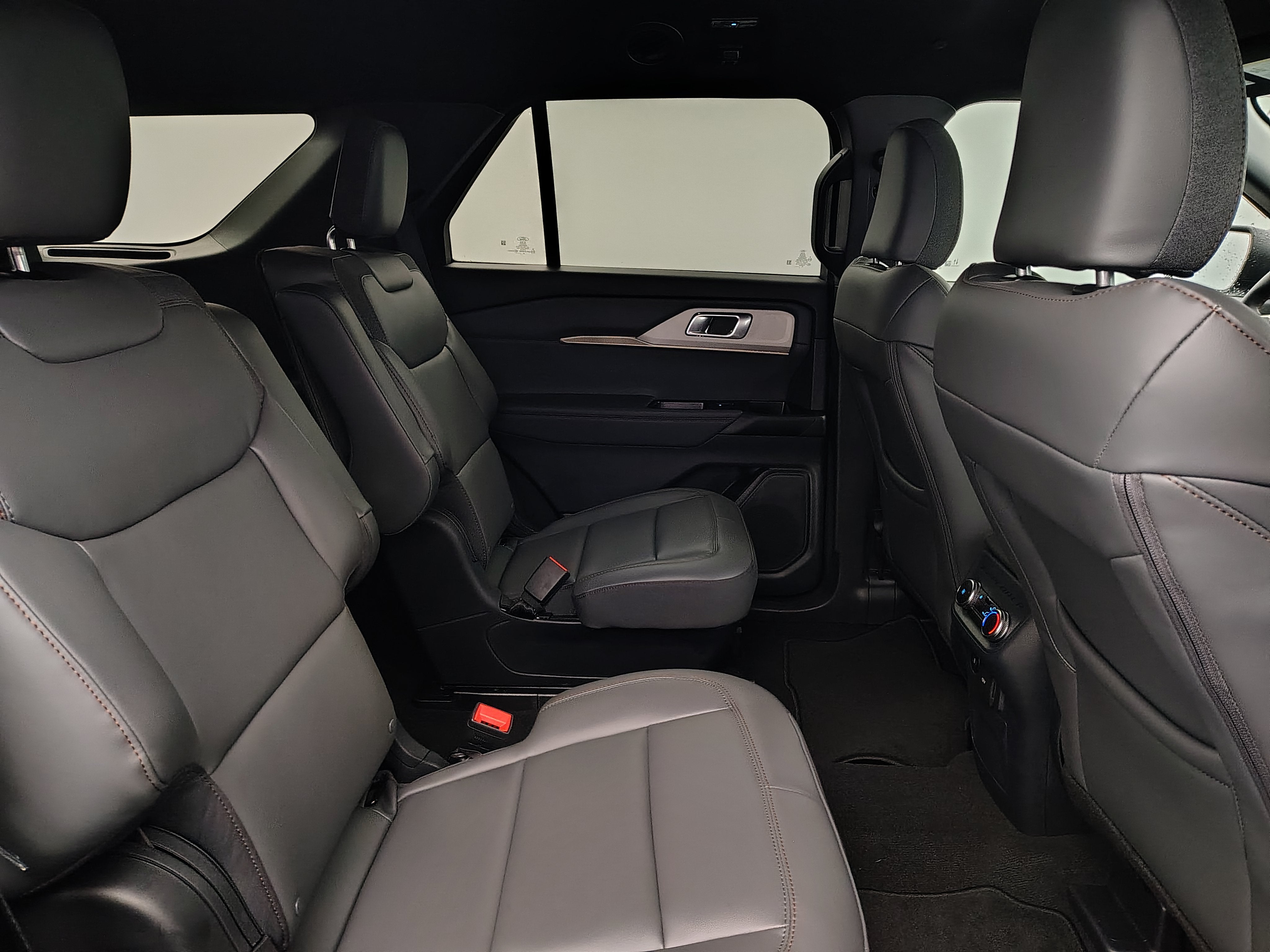 2027 Ford Explorer Active w/200A Pkg