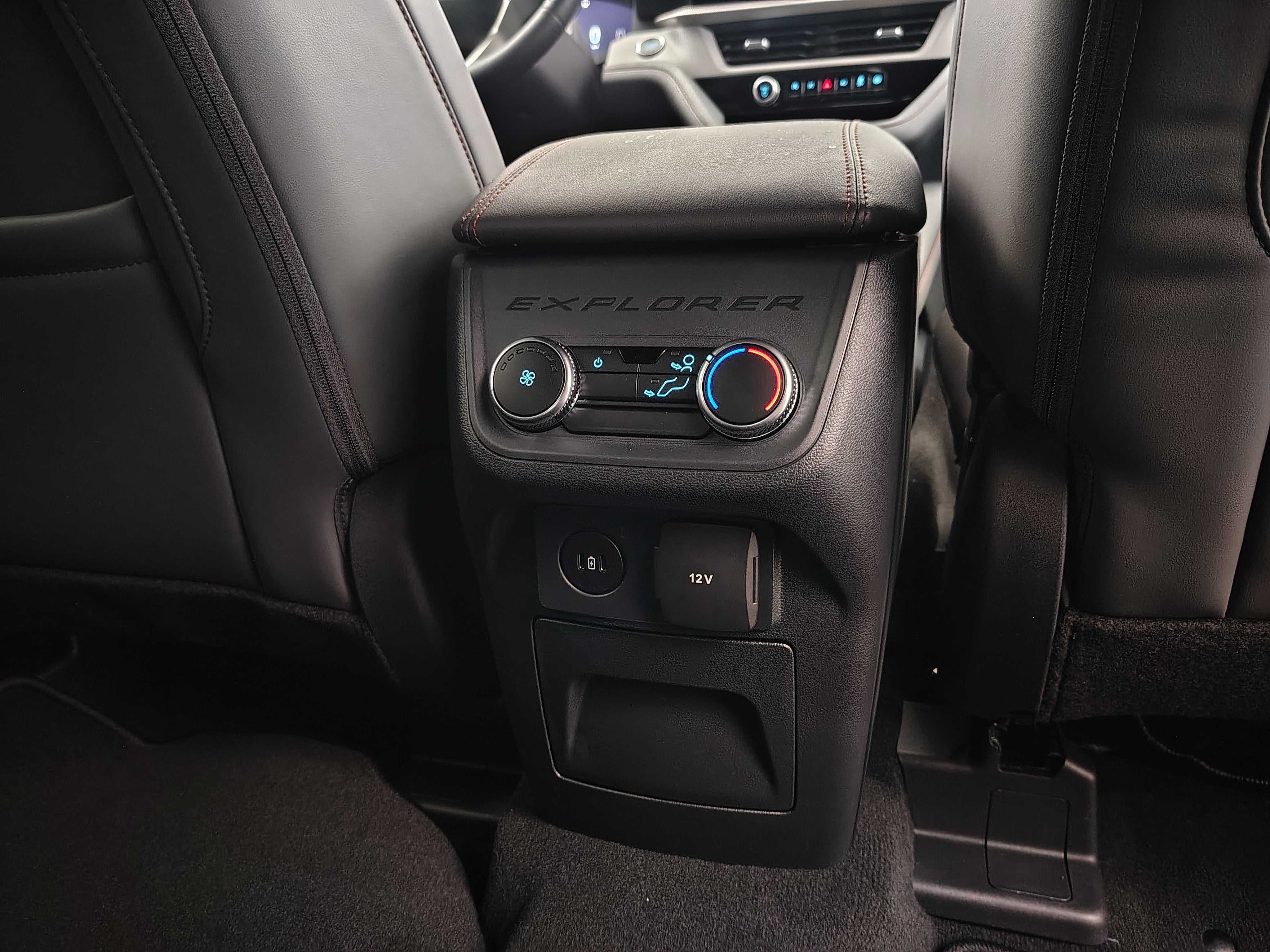 2027 Ford Explorer Active w/200A Pkg