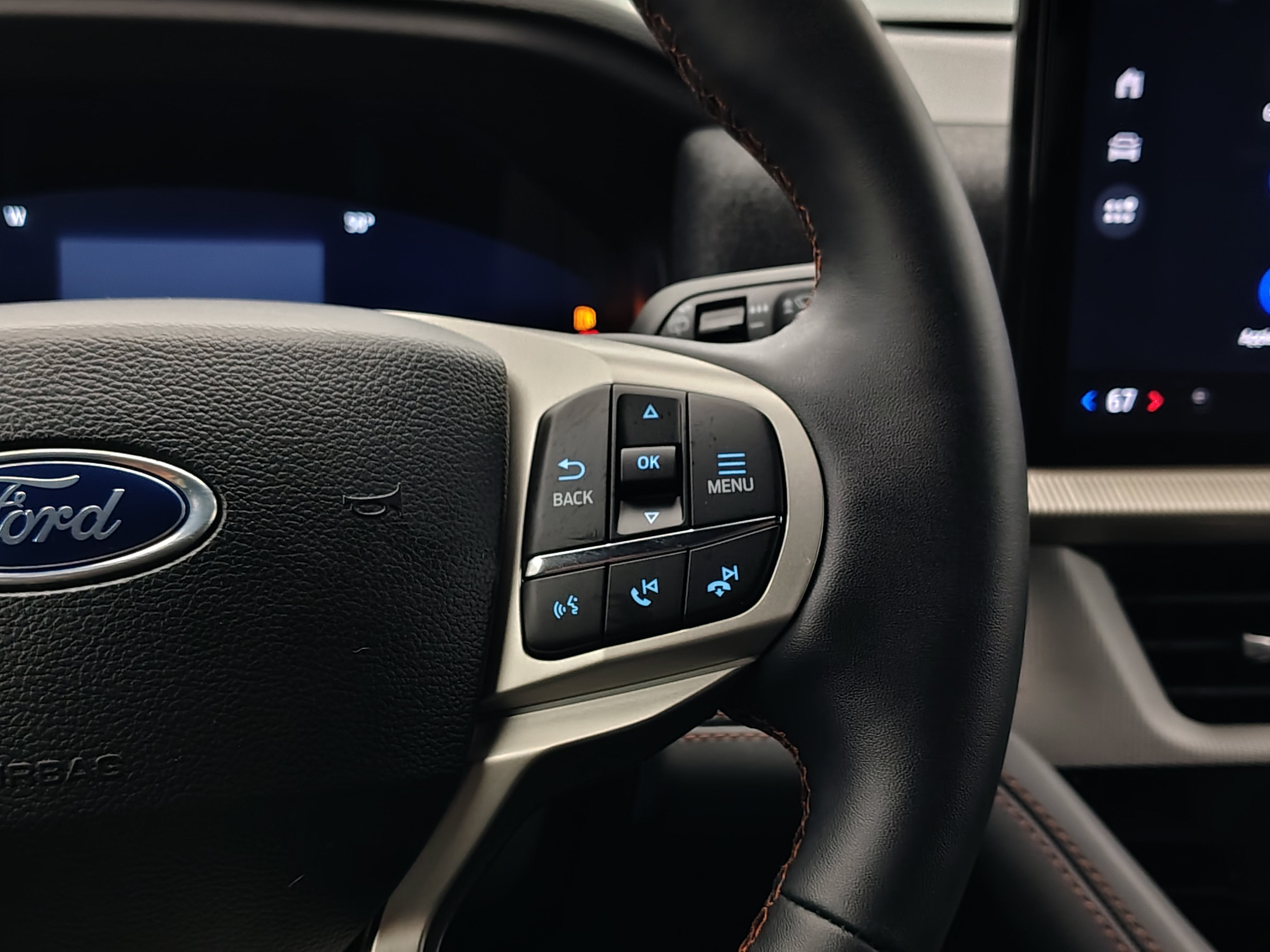 2027 Ford Explorer Active w/200A Pkg