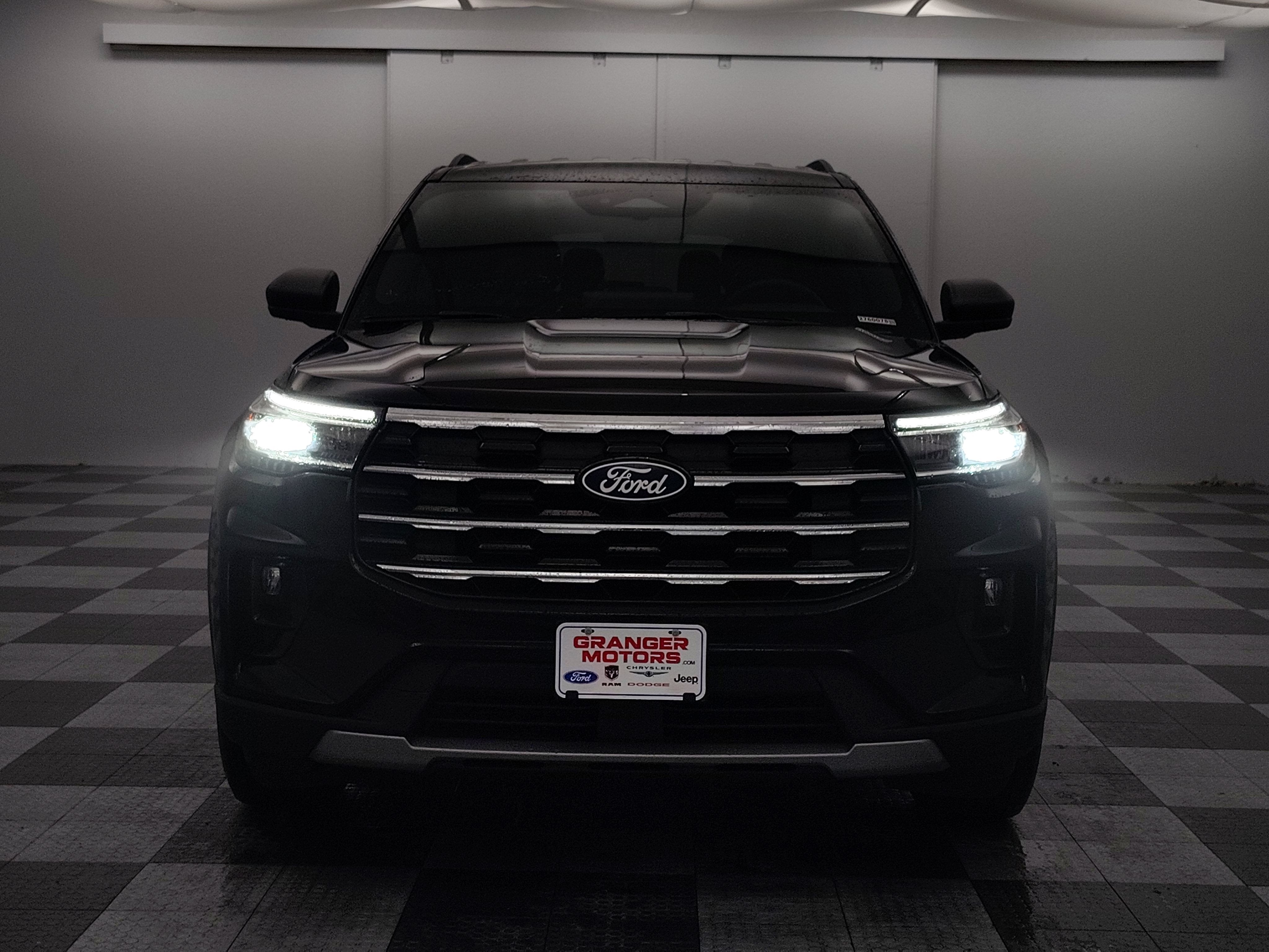 2027 Ford Explorer Active w/200A Pkg