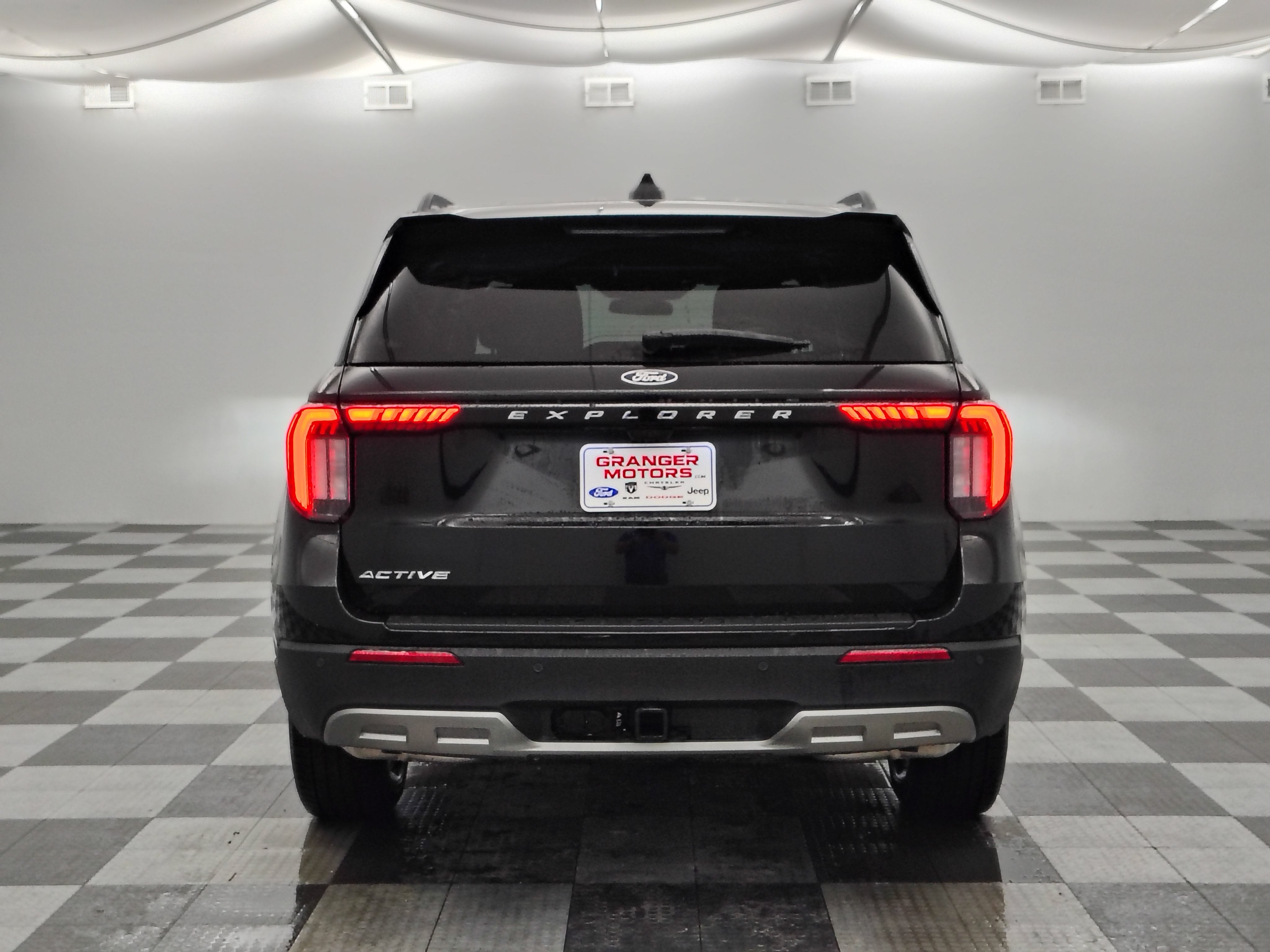 2027 Ford Explorer Active w/200A Pkg