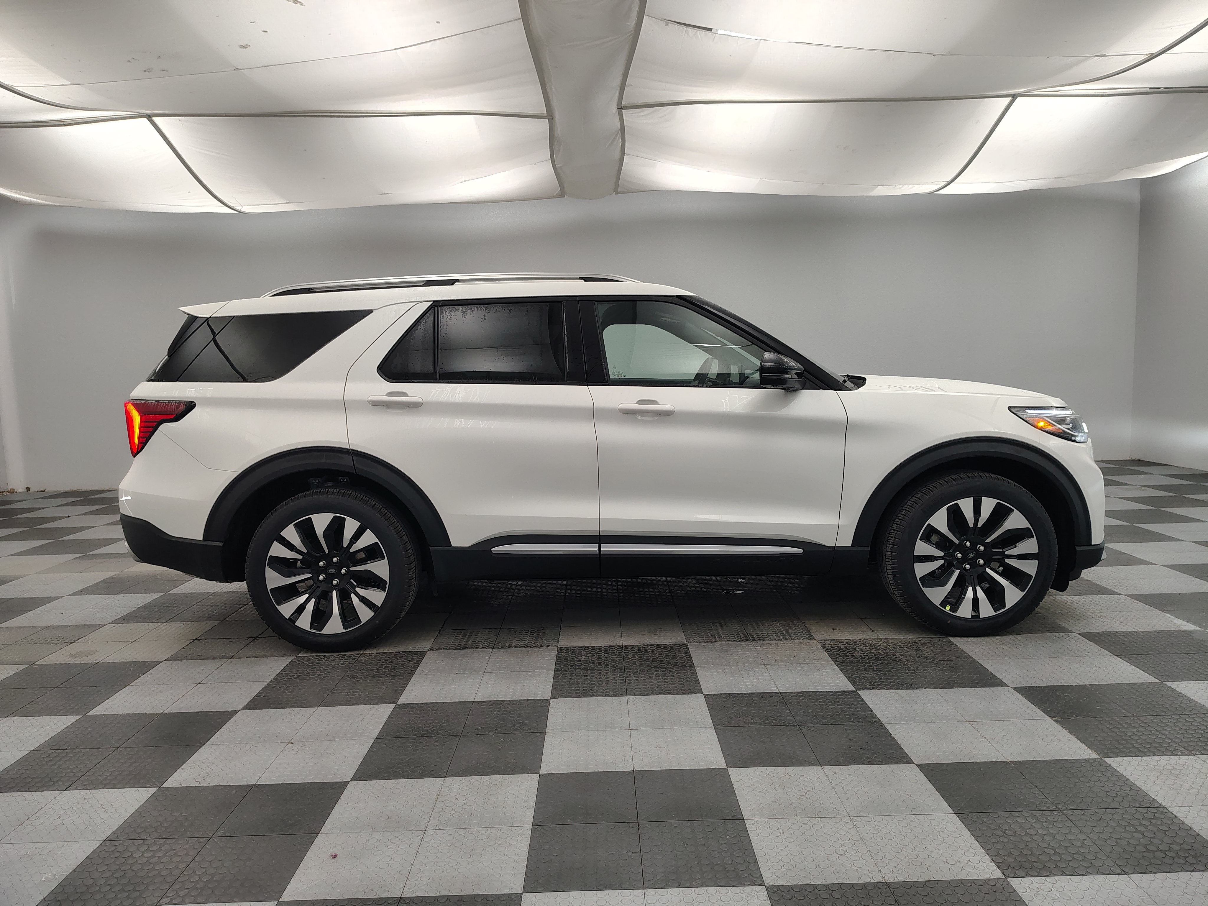 2027 Ford Explorer Platinum