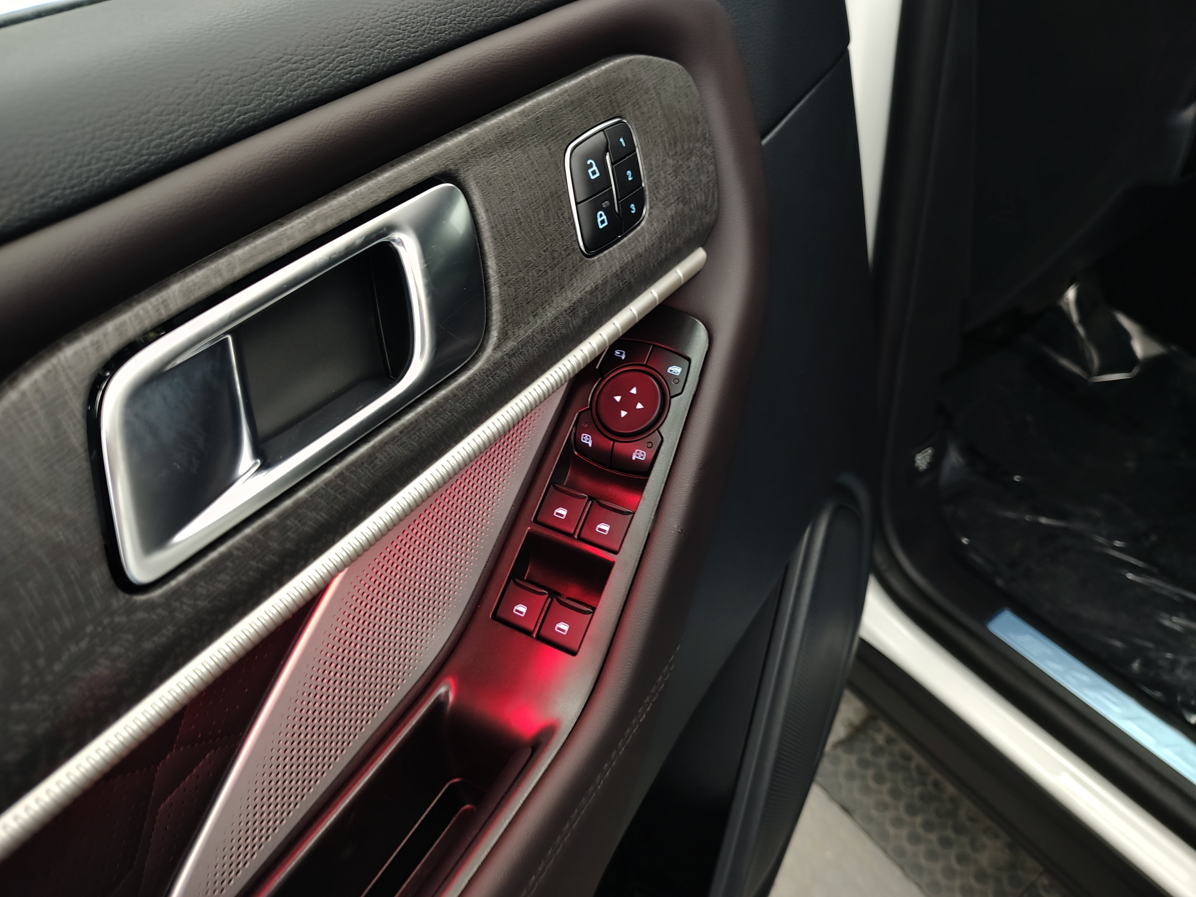 2027 Ford Explorer Platinum