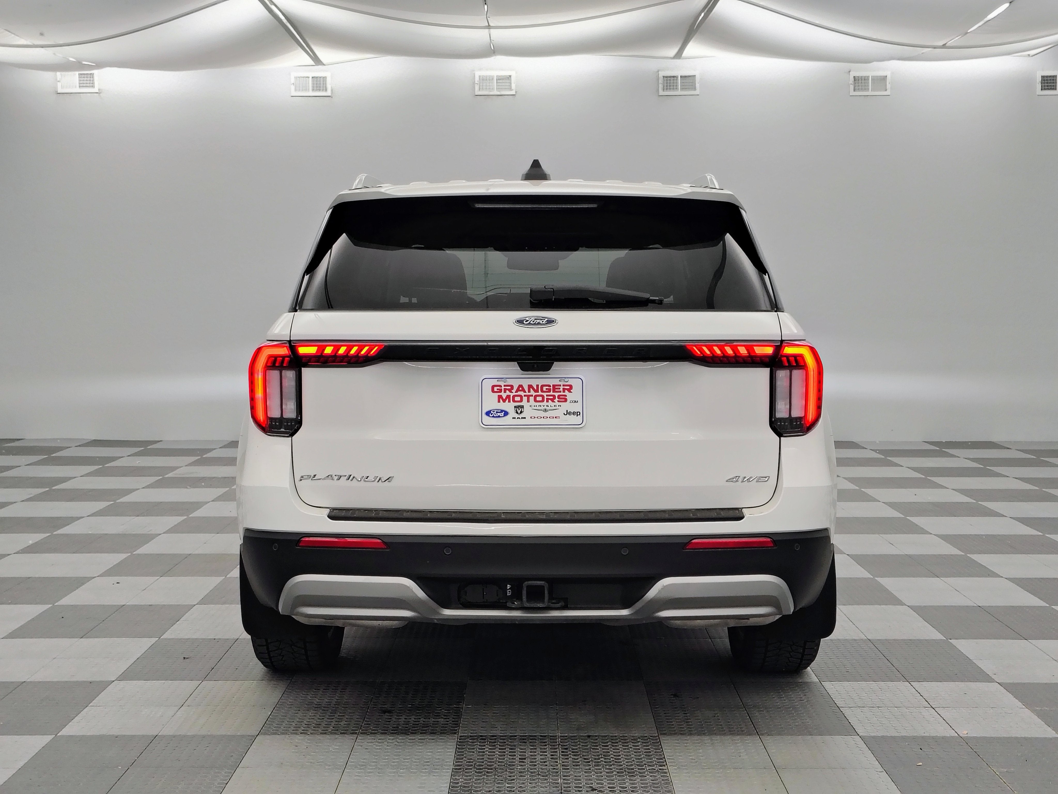 2025 Ford Explorer Platinum