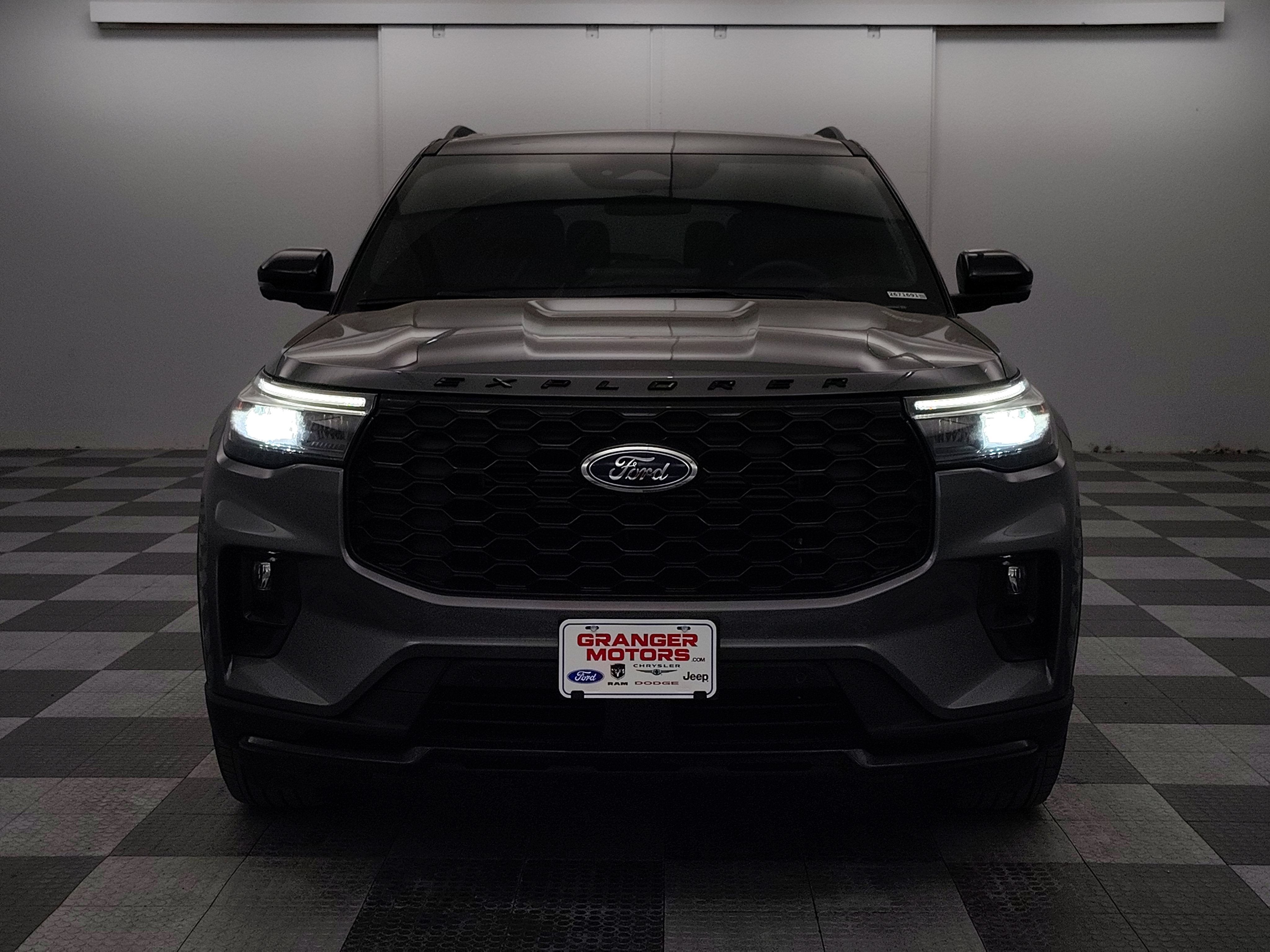 2025 Ford Explorer ST-Line